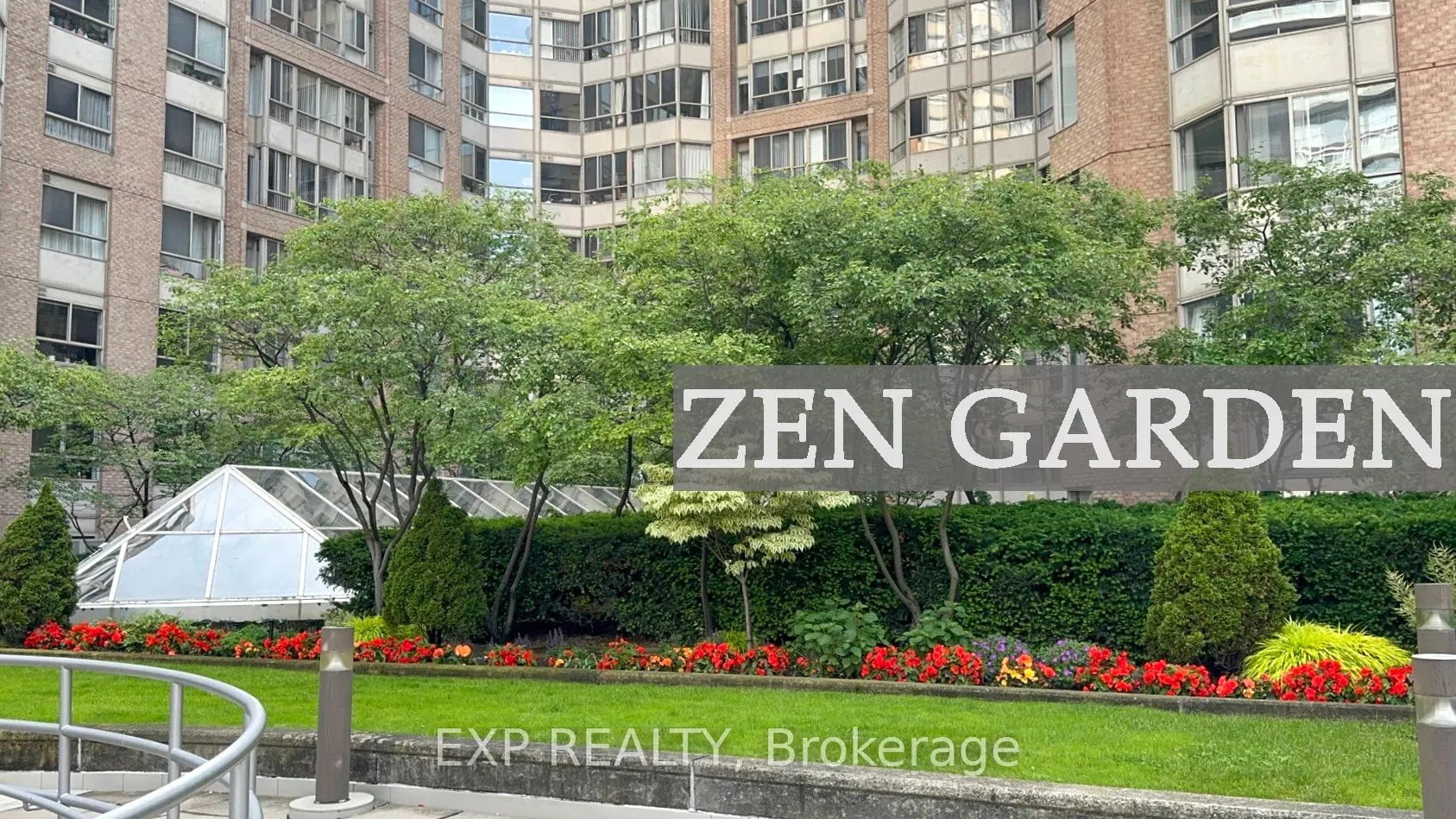711 Bay Street, #817