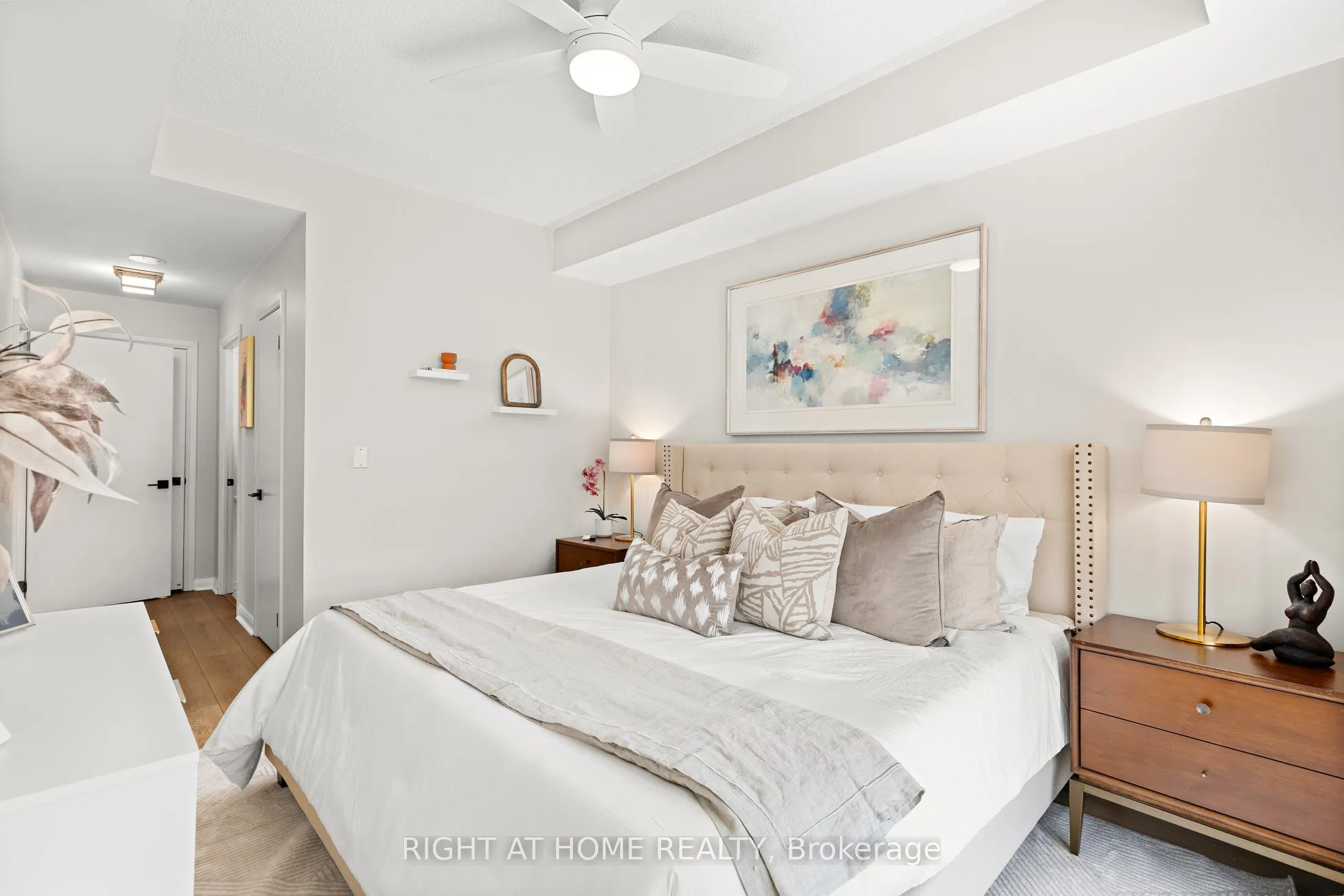 18 Beverley Street, #703