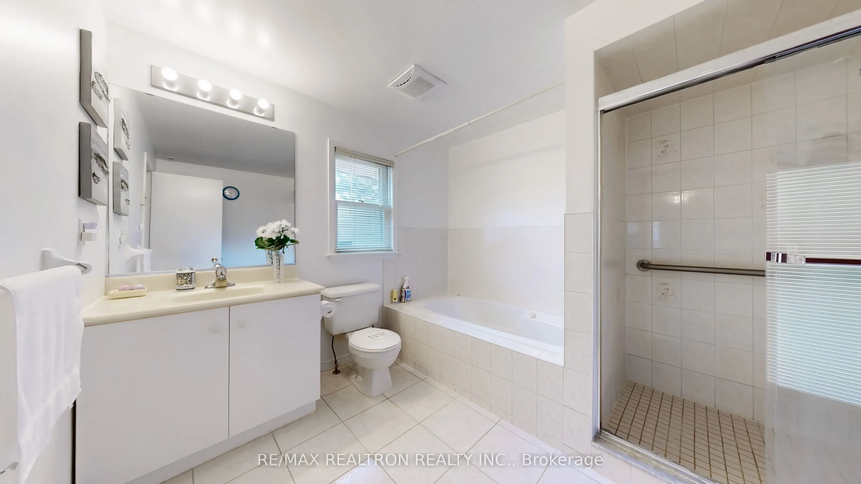 20 Zircon Court