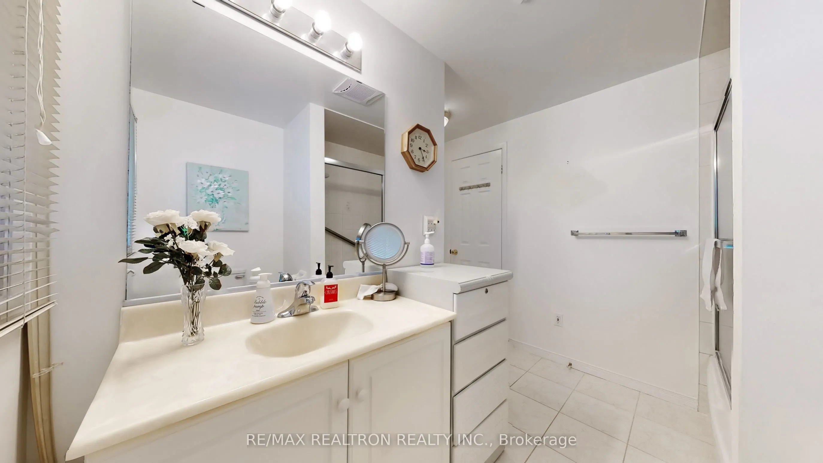 20 Zircon Court