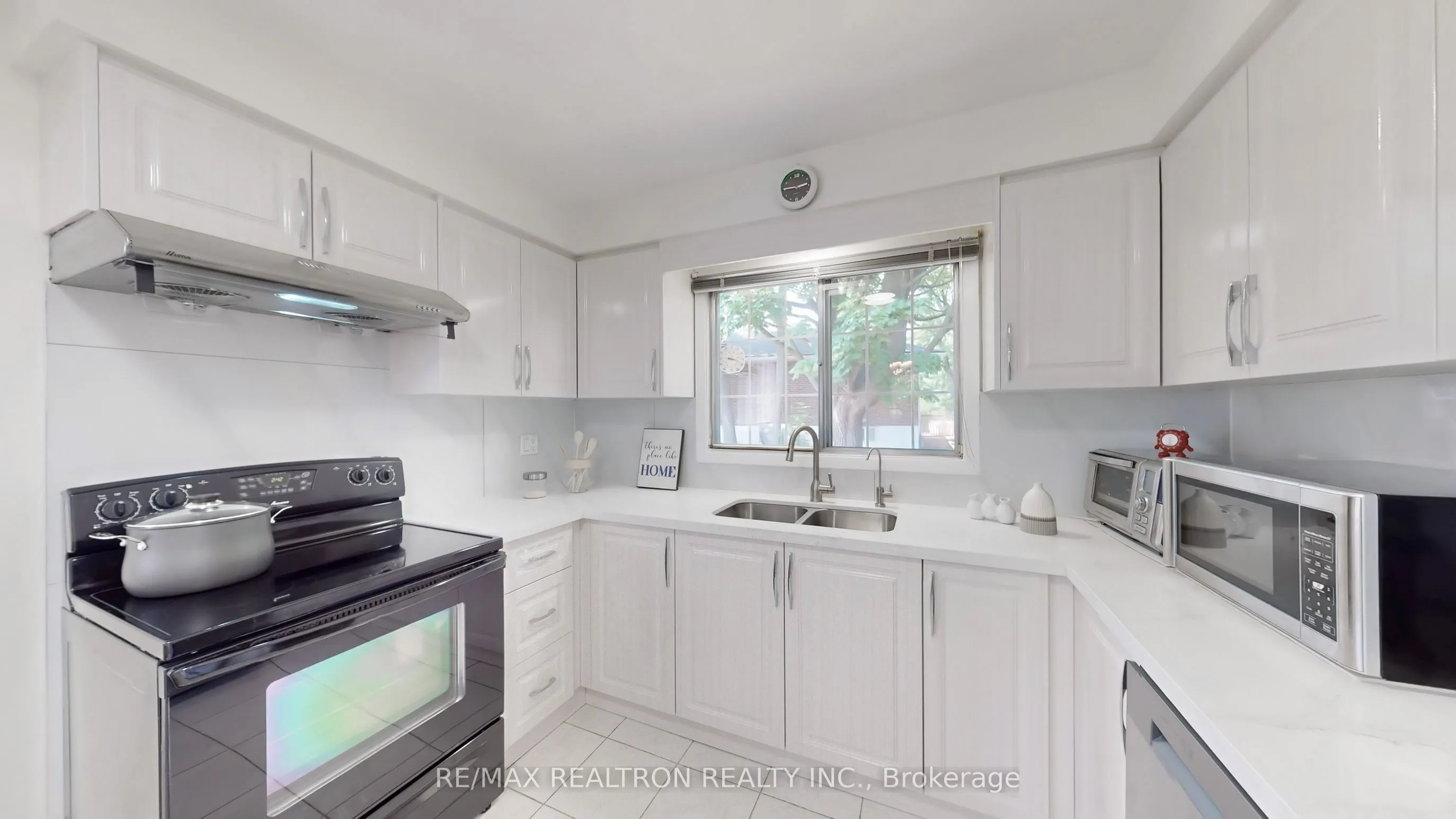 20 Zircon Court