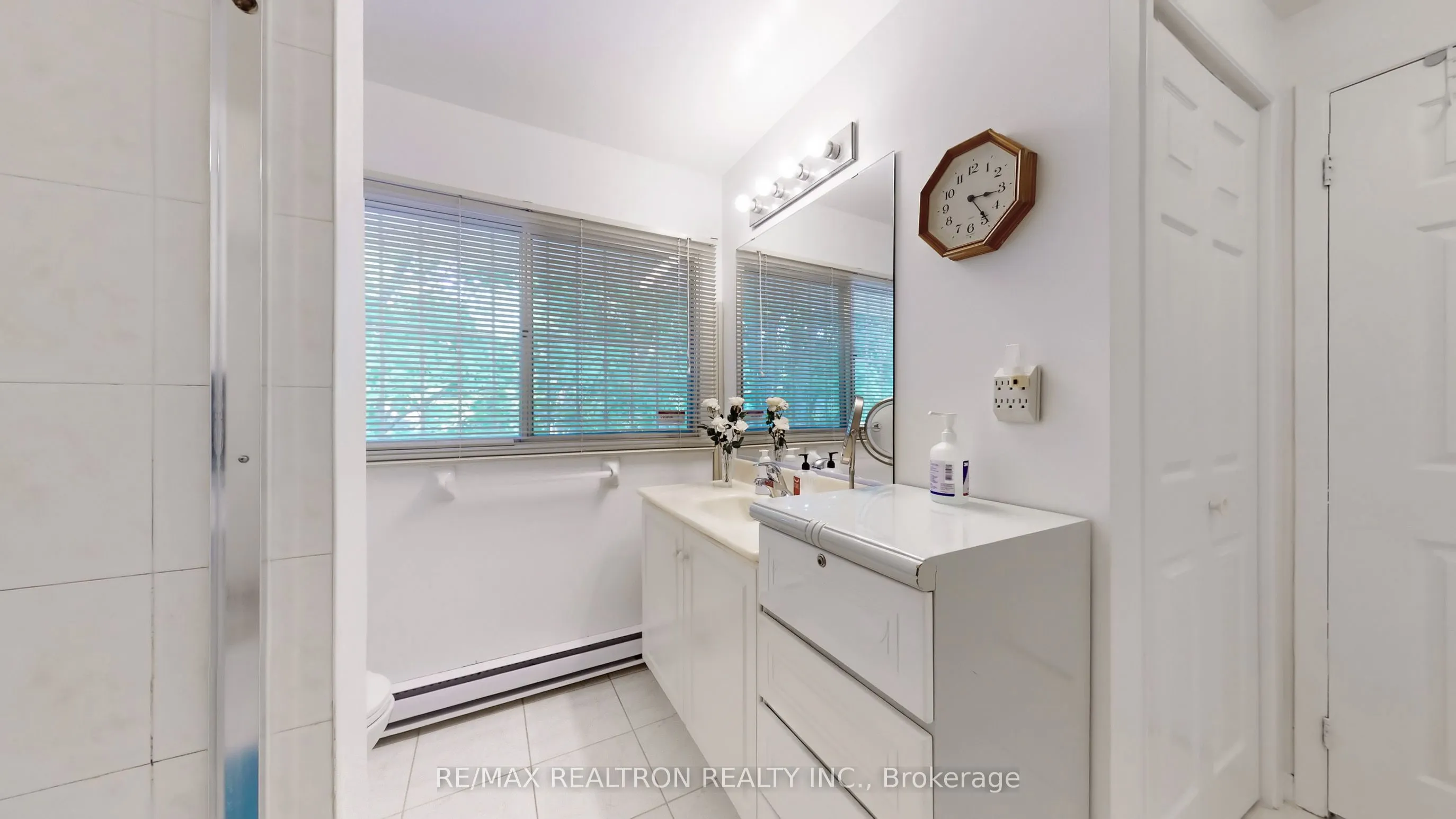 20 Zircon Court