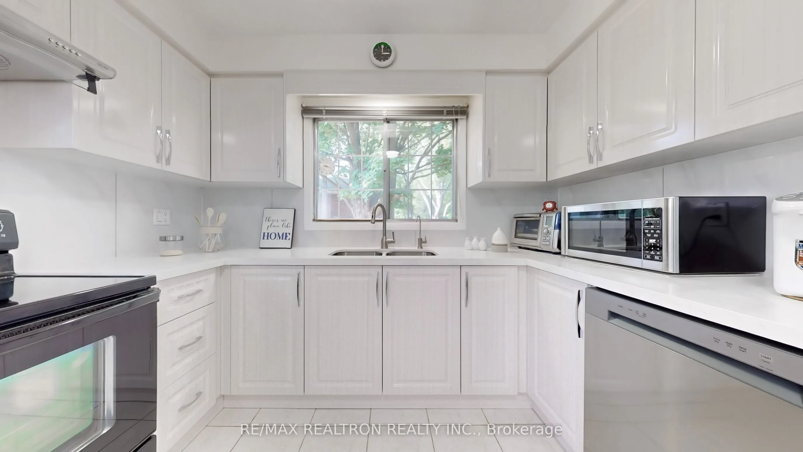 20 Zircon Court