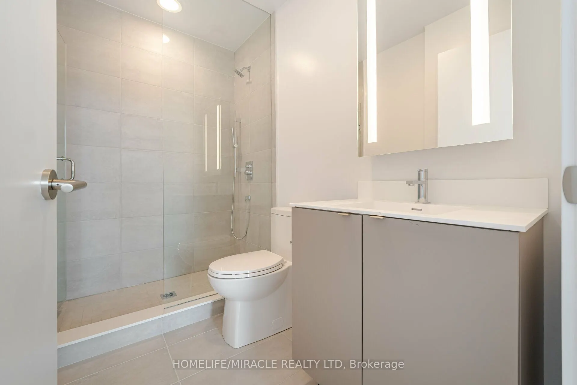 500 Dupont Street, #317