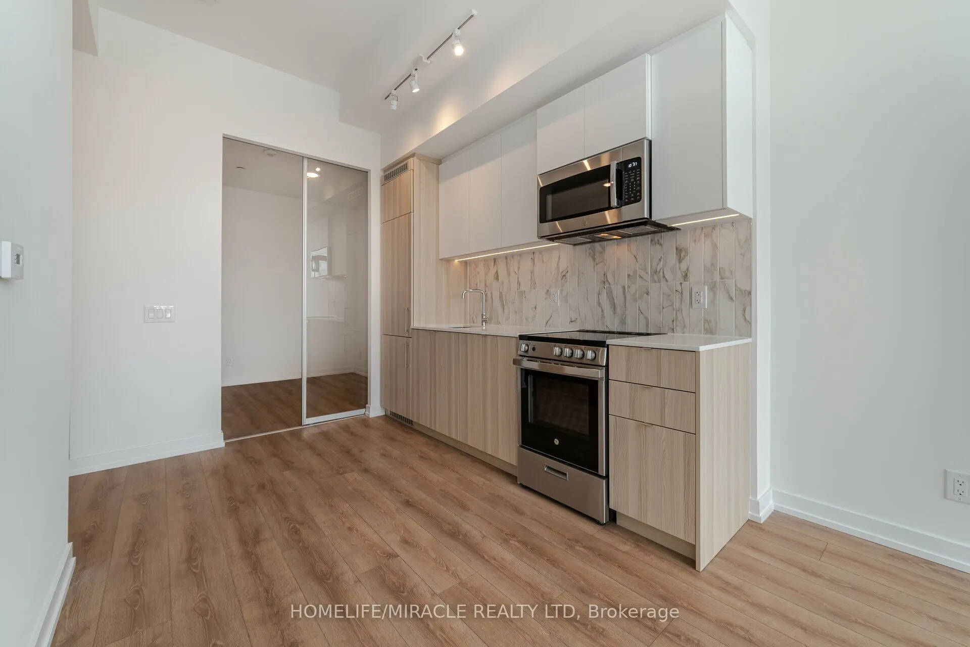 500 Dupont Street, #317