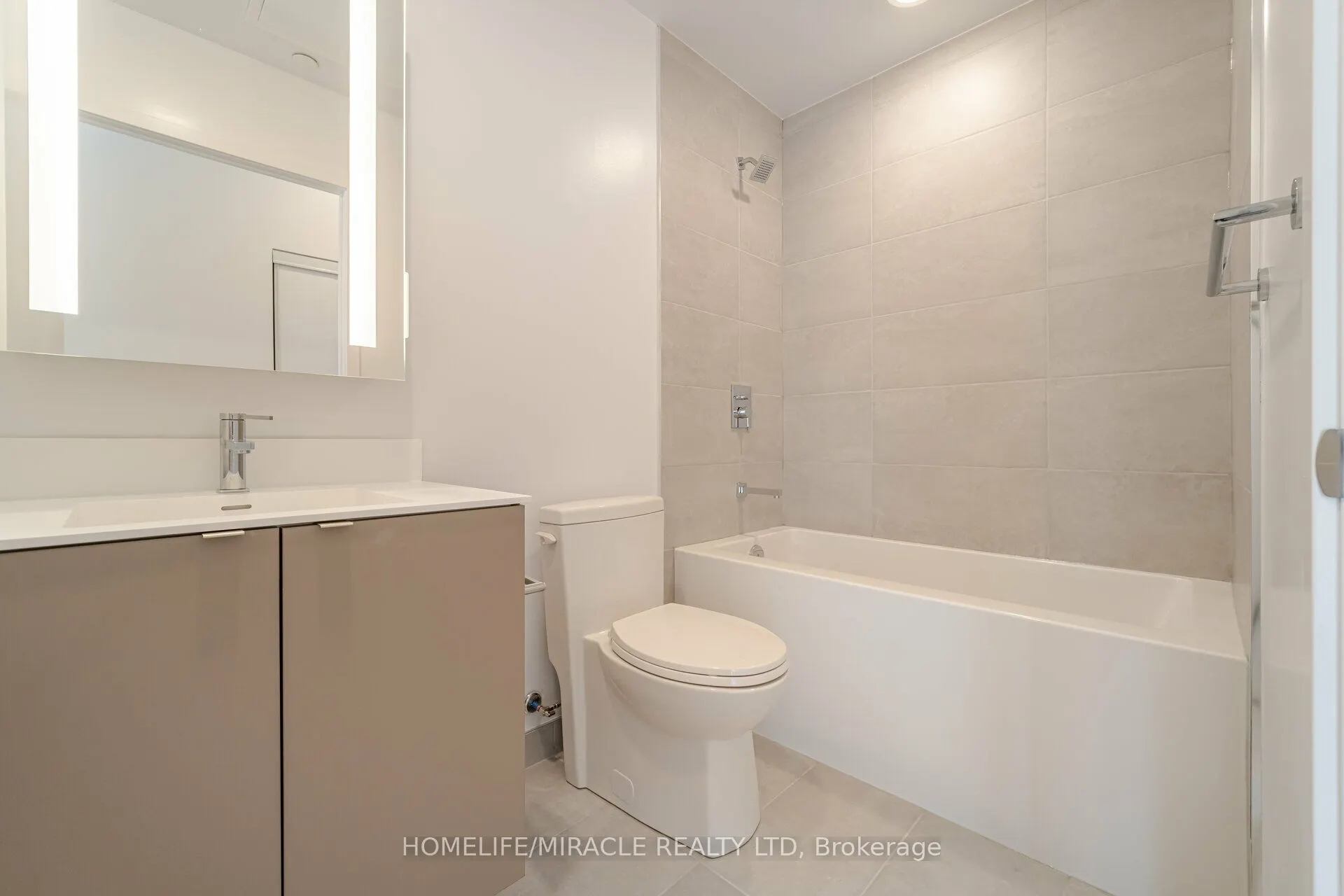500 Dupont Street, #317