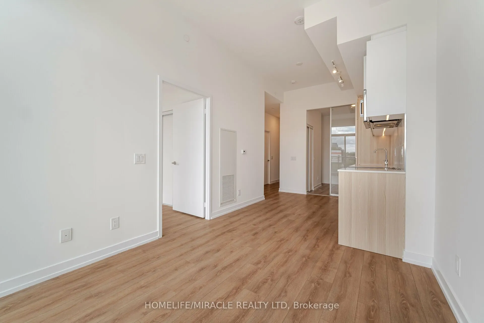 500 Dupont Street, #317