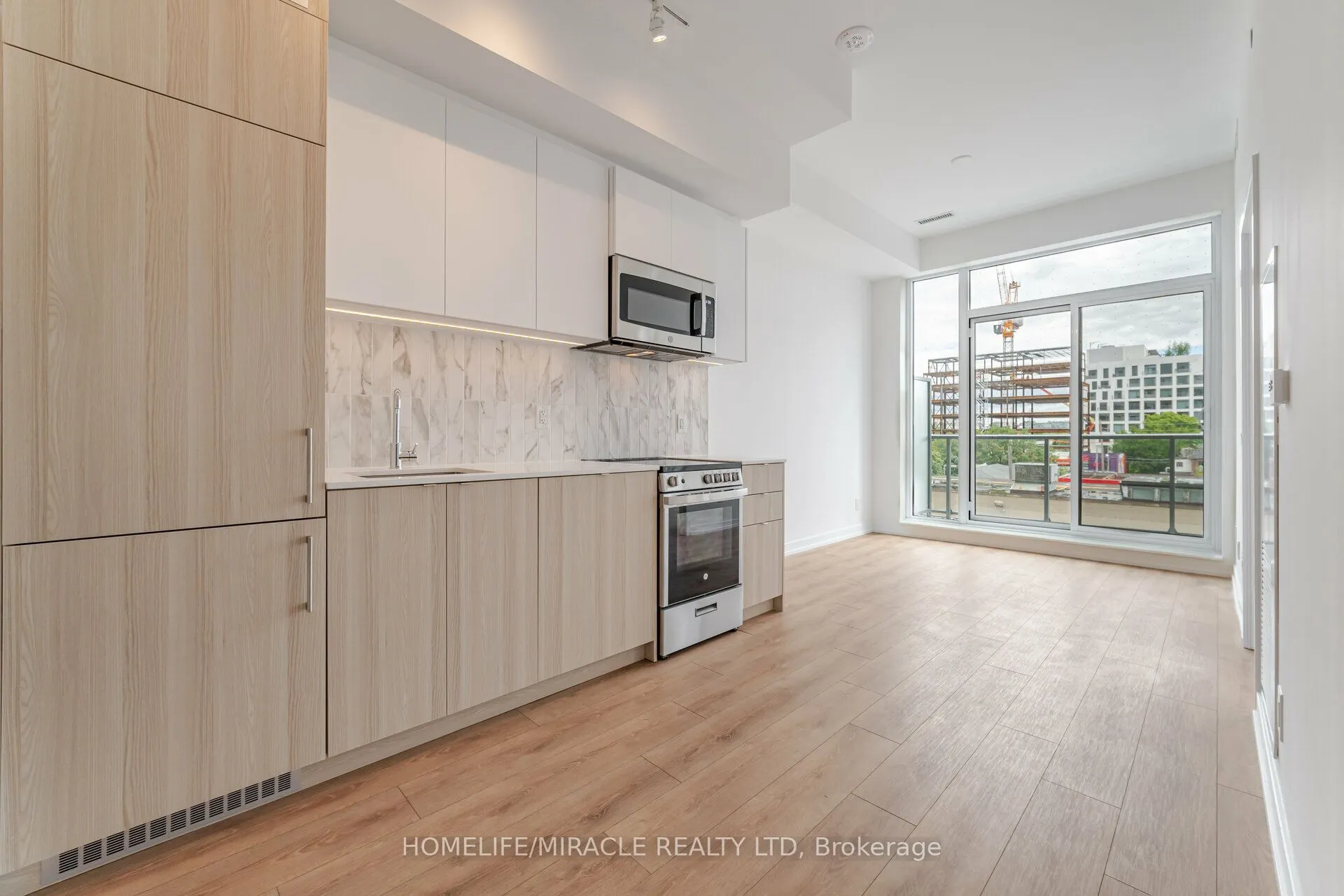 500 Dupont Street, #317