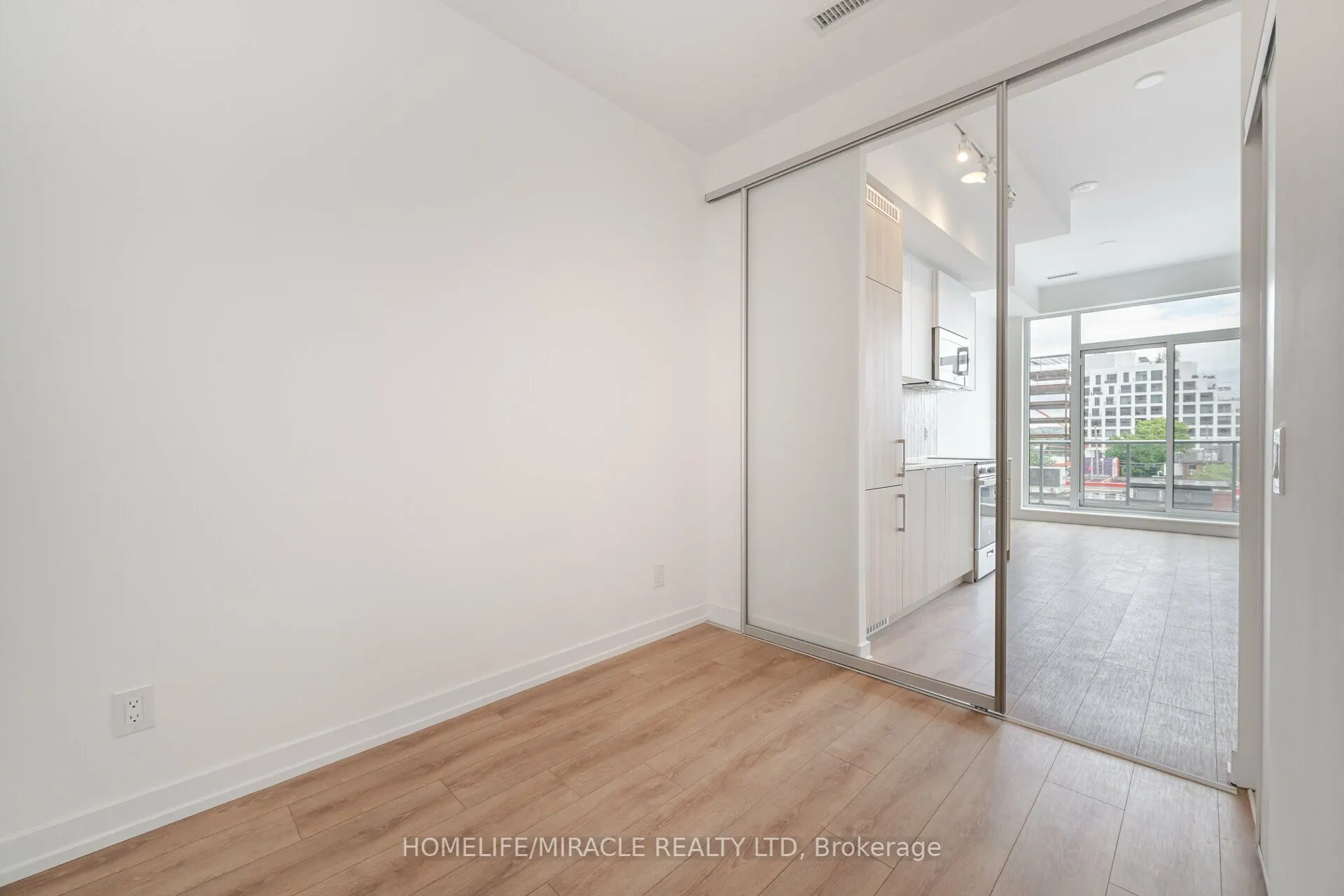 500 Dupont Street, #317