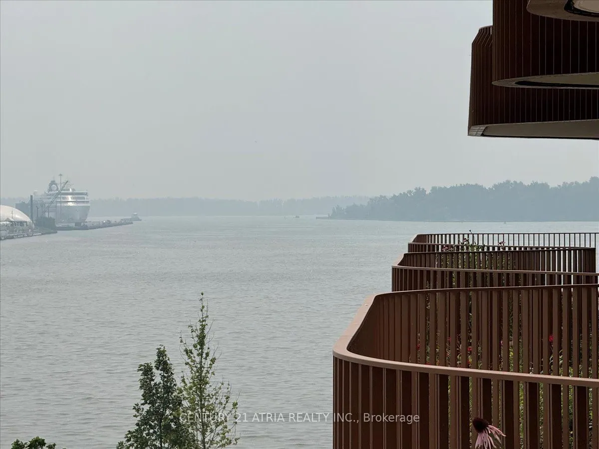 155 Merchants' Wharf, #209