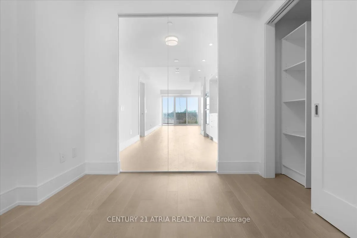 155 Merchants' Wharf, #209
