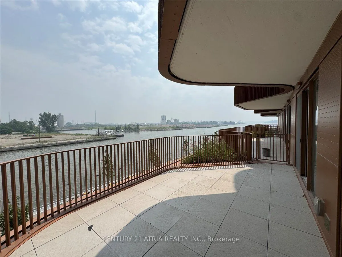 155 Merchants' Wharf, #209