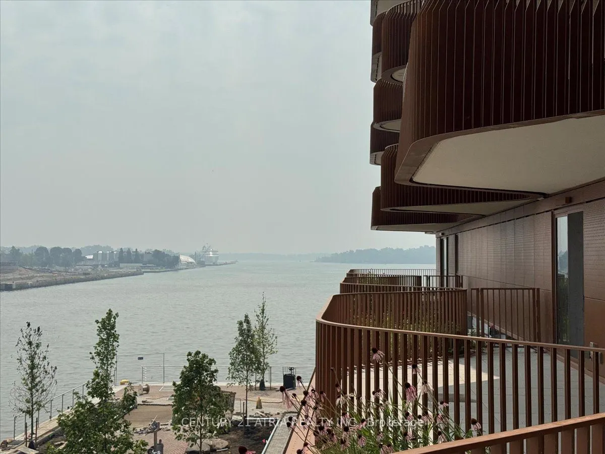 155 Merchants' Wharf, #209