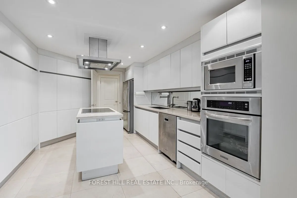 55 Prince Arthur Avenue, #901
