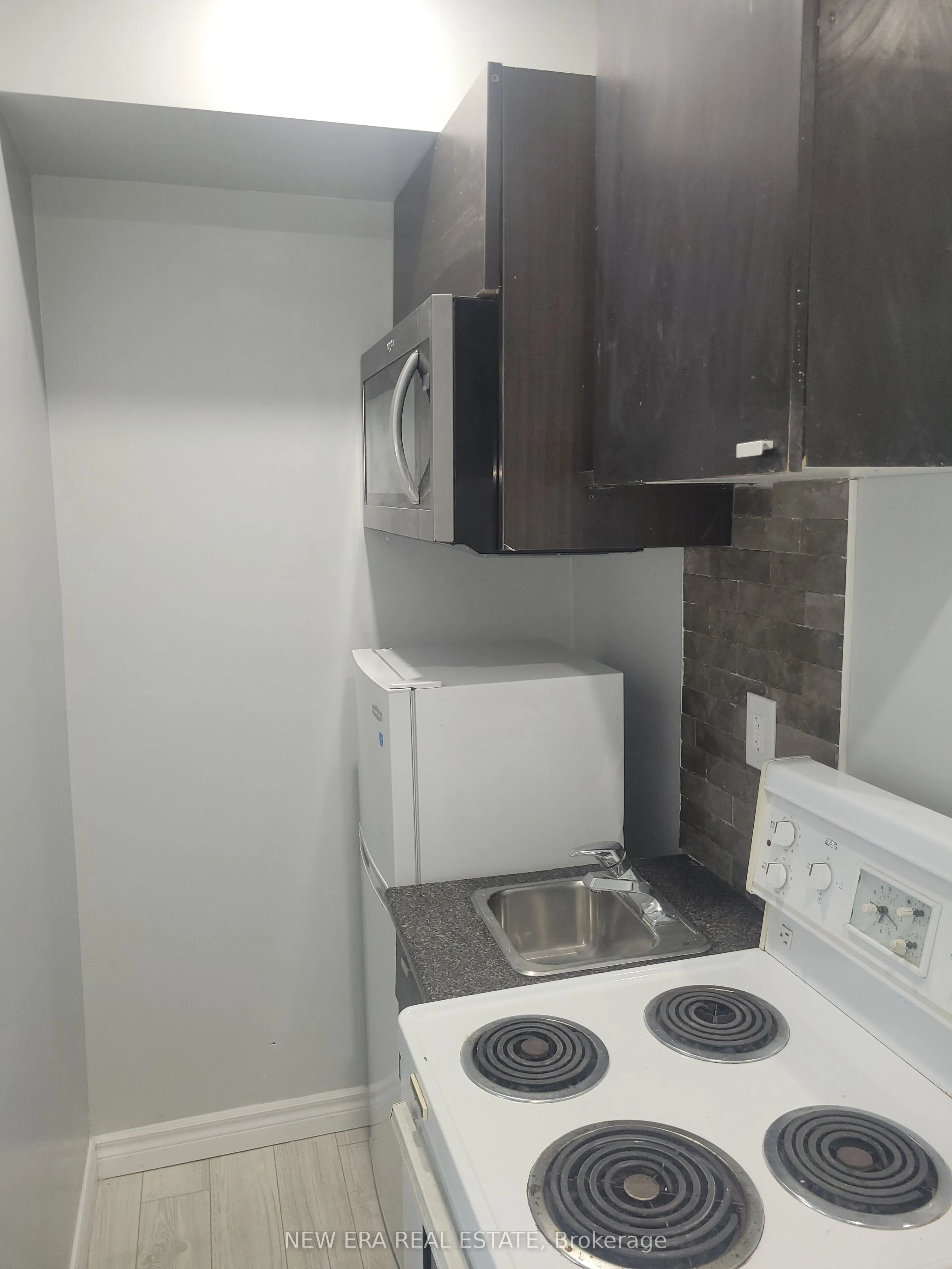 850 Bathurst Street