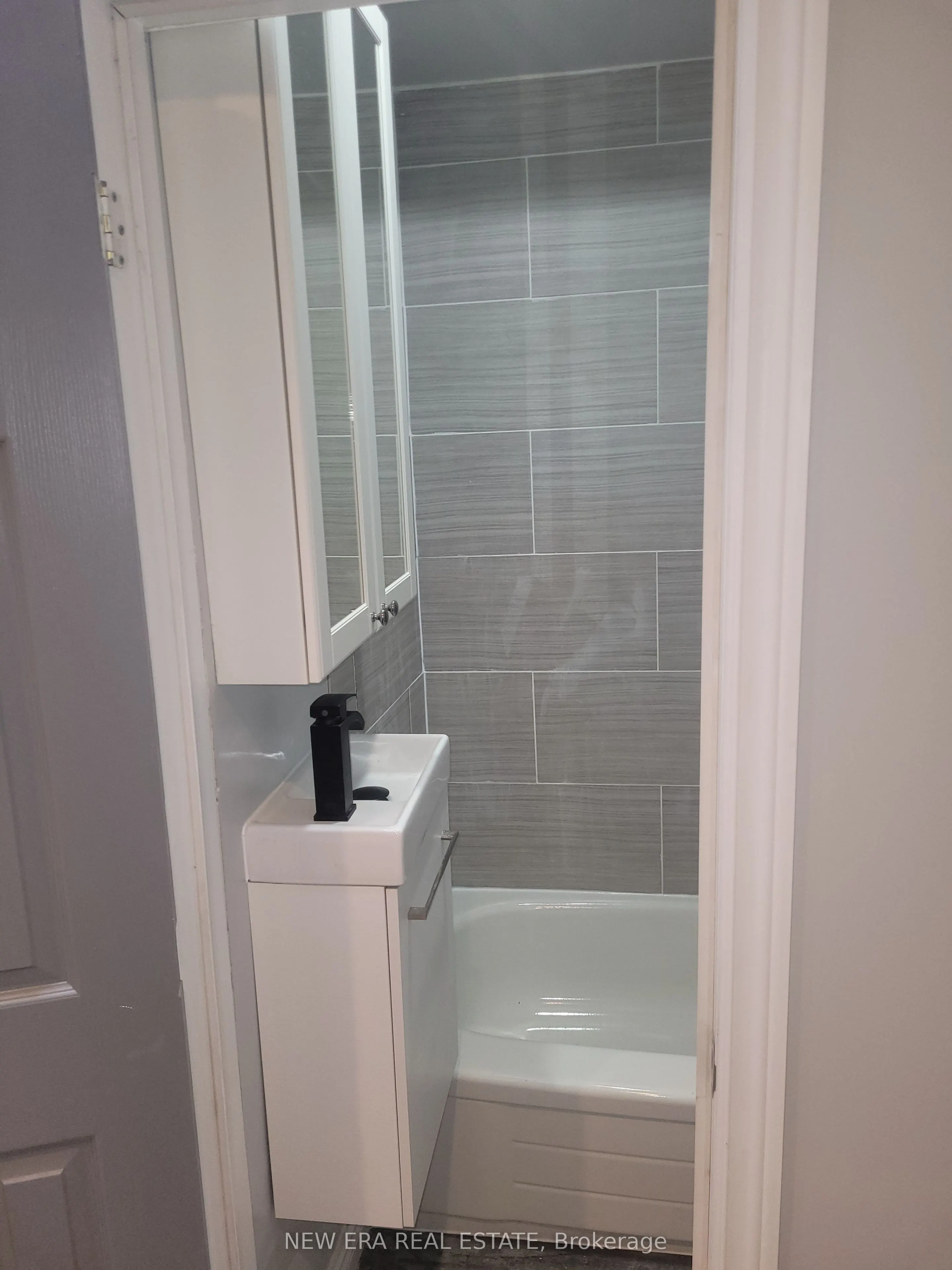 850 Bathurst Street