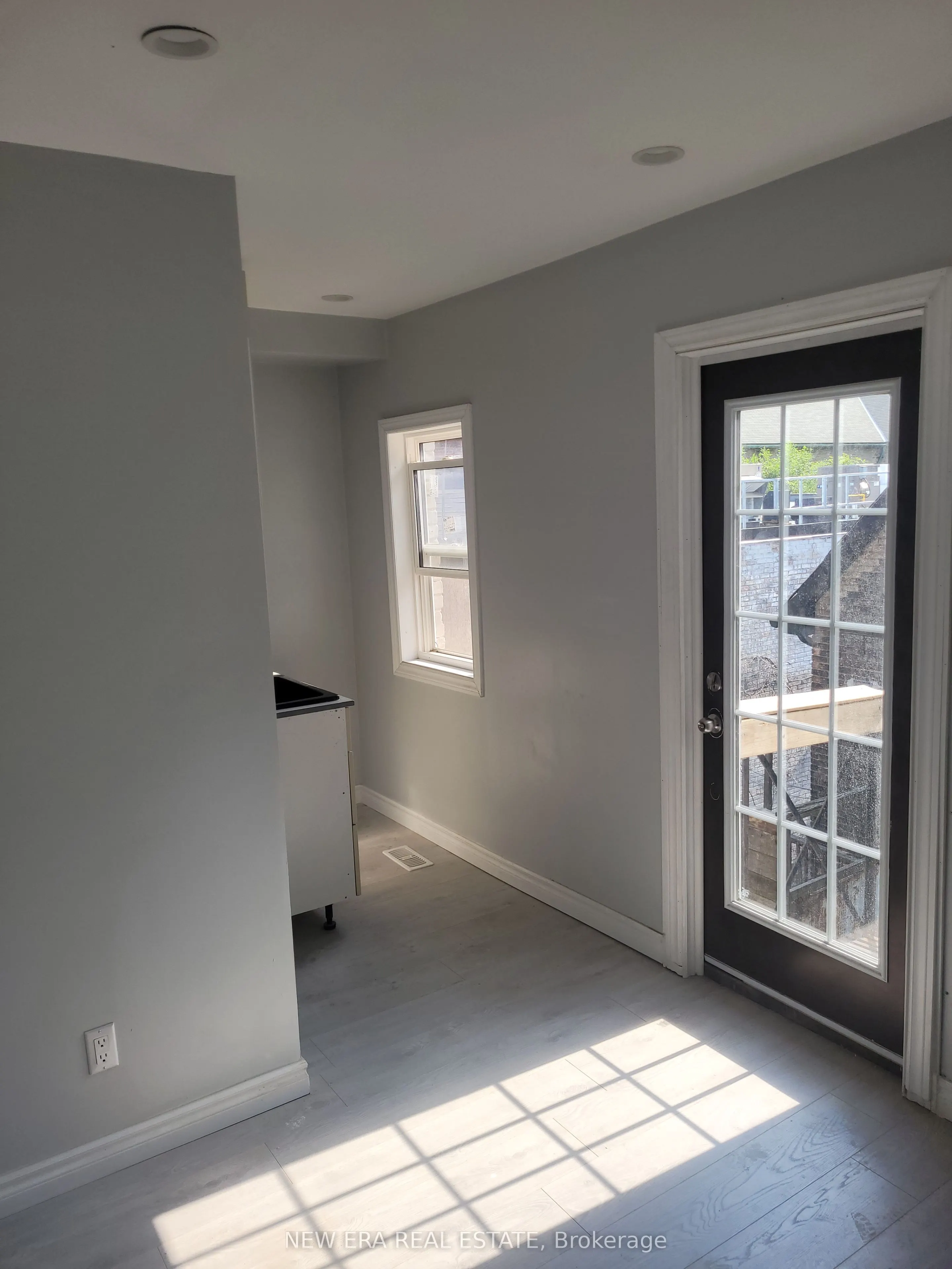 850 Bathurst Street