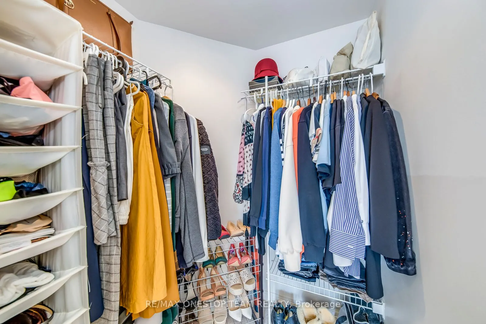 5940 Yonge Street, #303