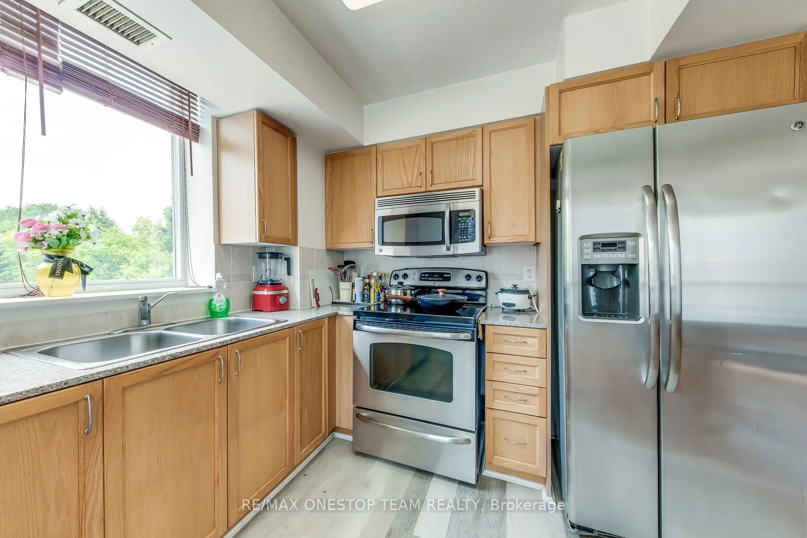 5940 Yonge Street, #303