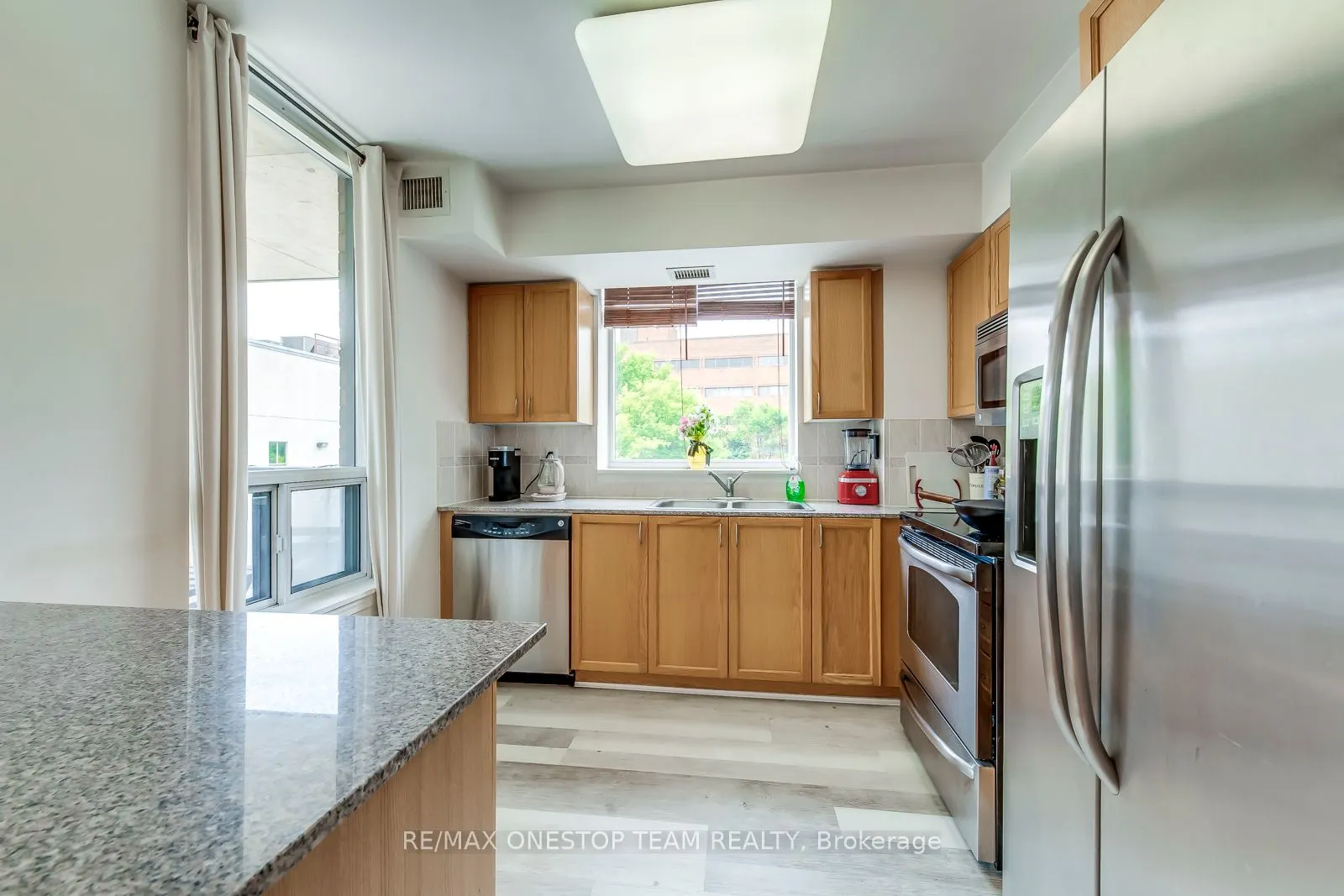 5940 Yonge Street, #303