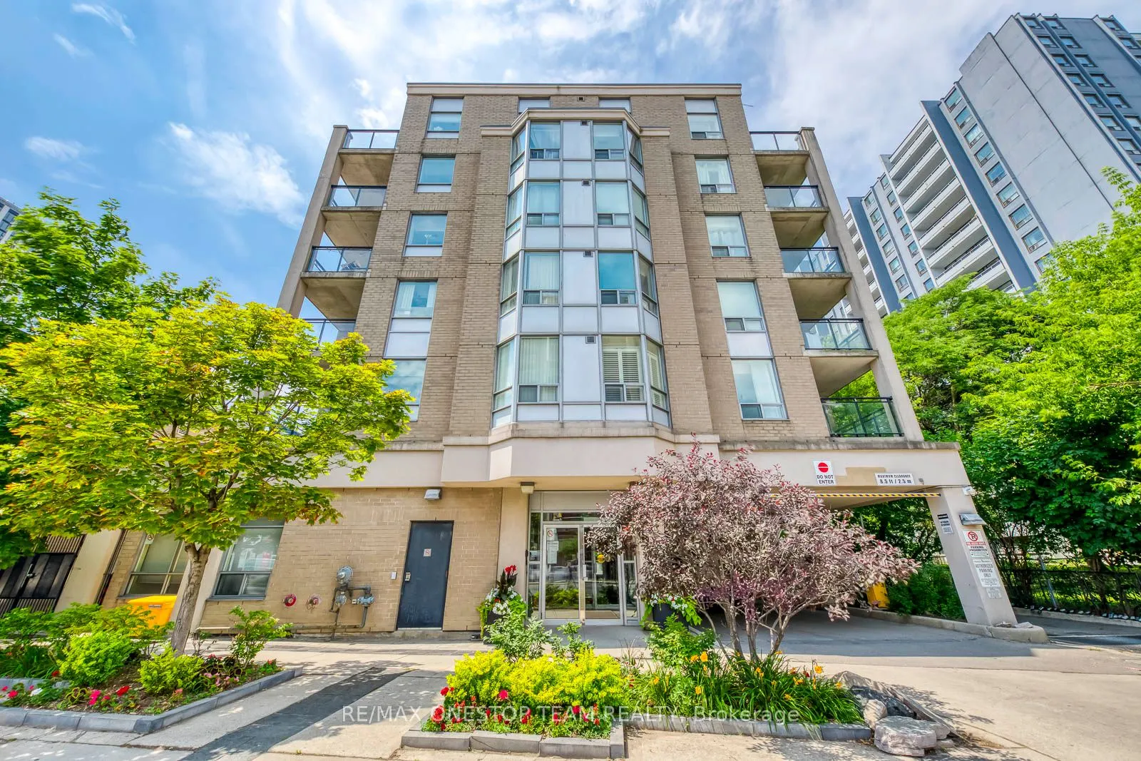 5940 Yonge Street, #303