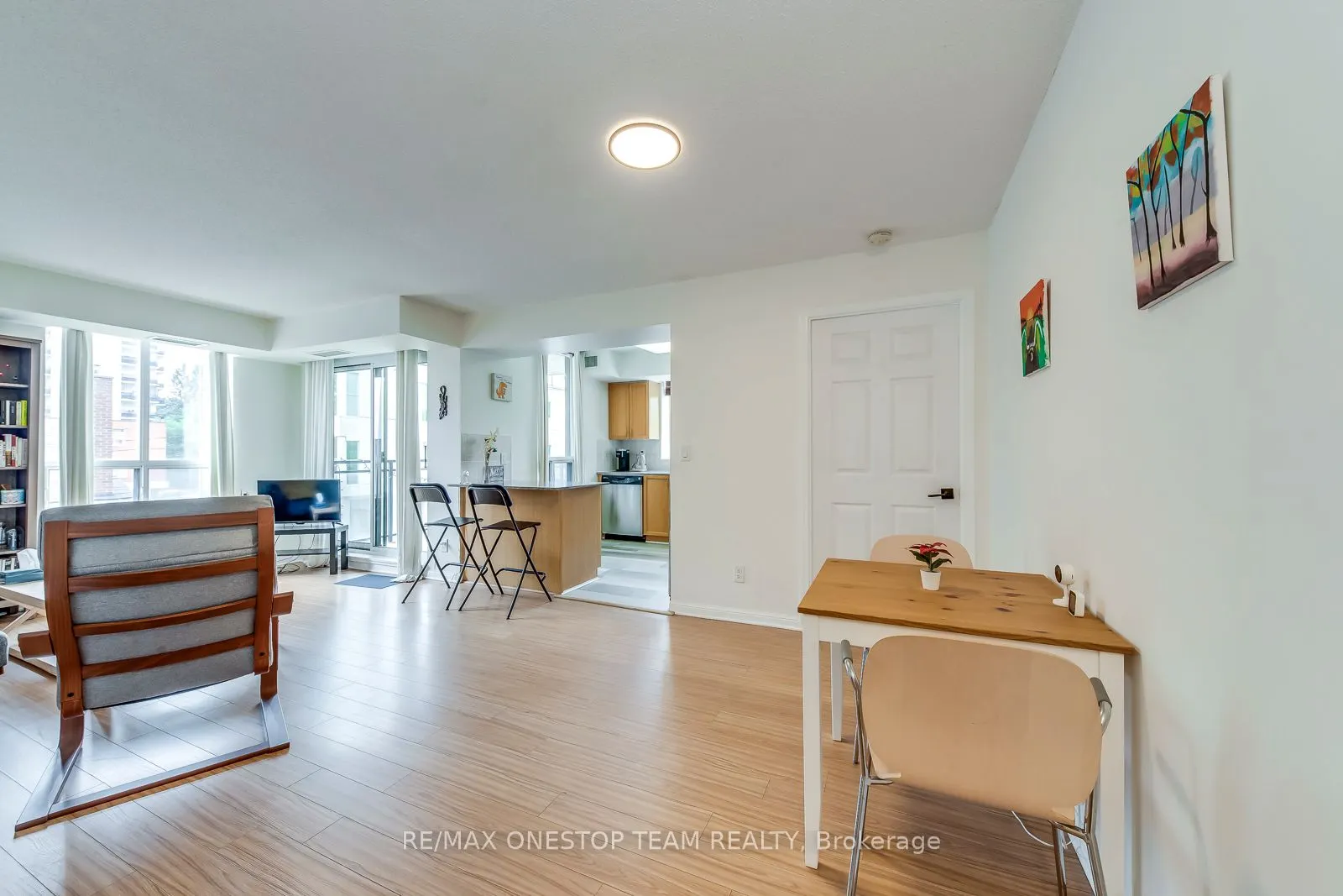 5940 Yonge Street, #303