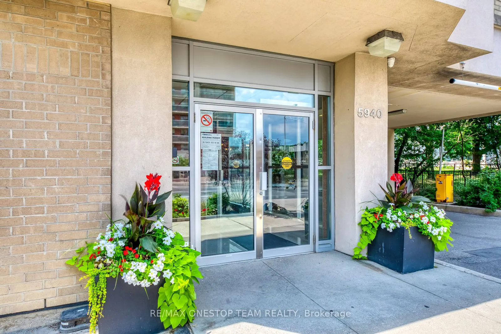 5940 Yonge Street, #303