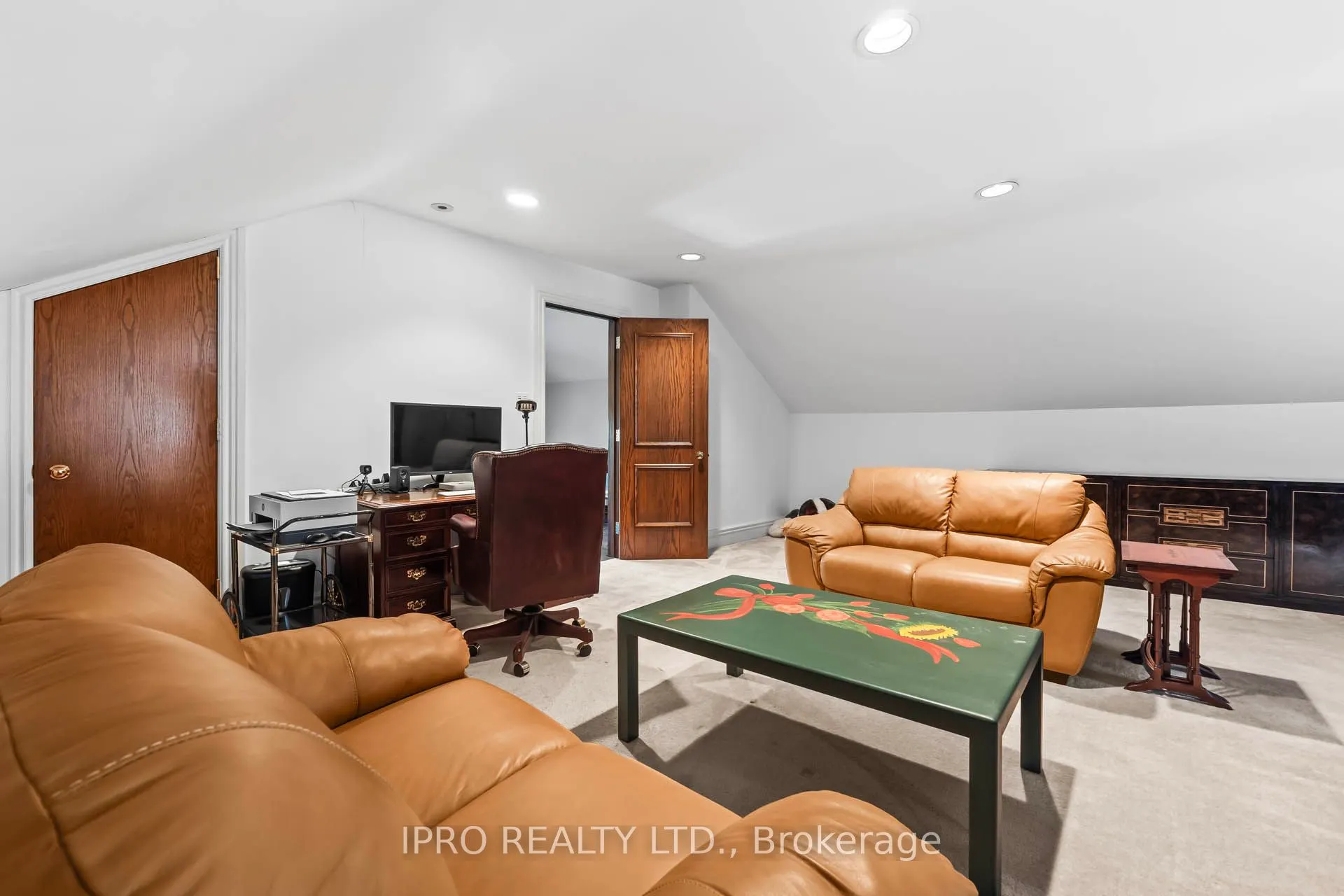 287 Russell Hill Road