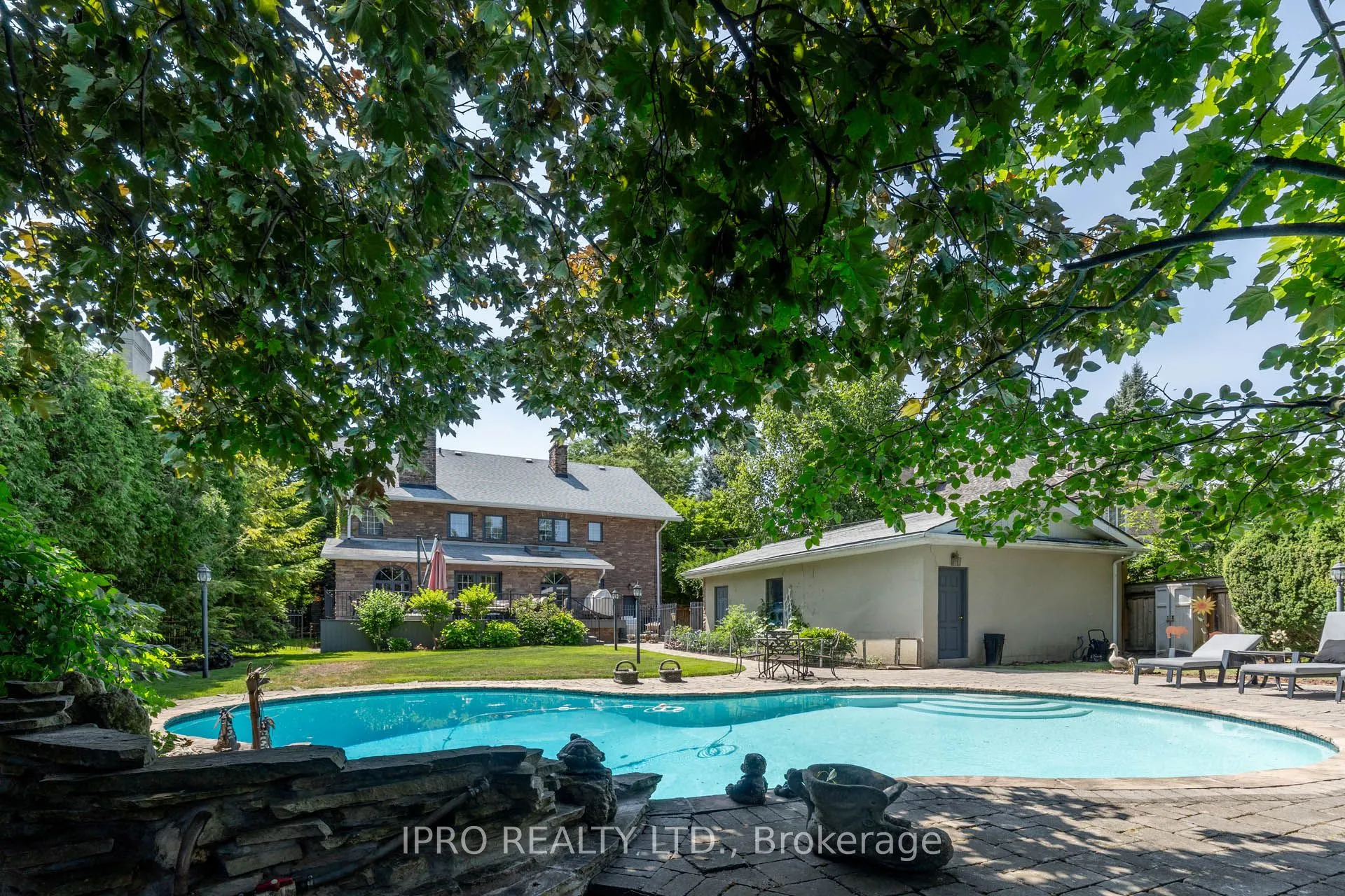 287 Russell Hill Road