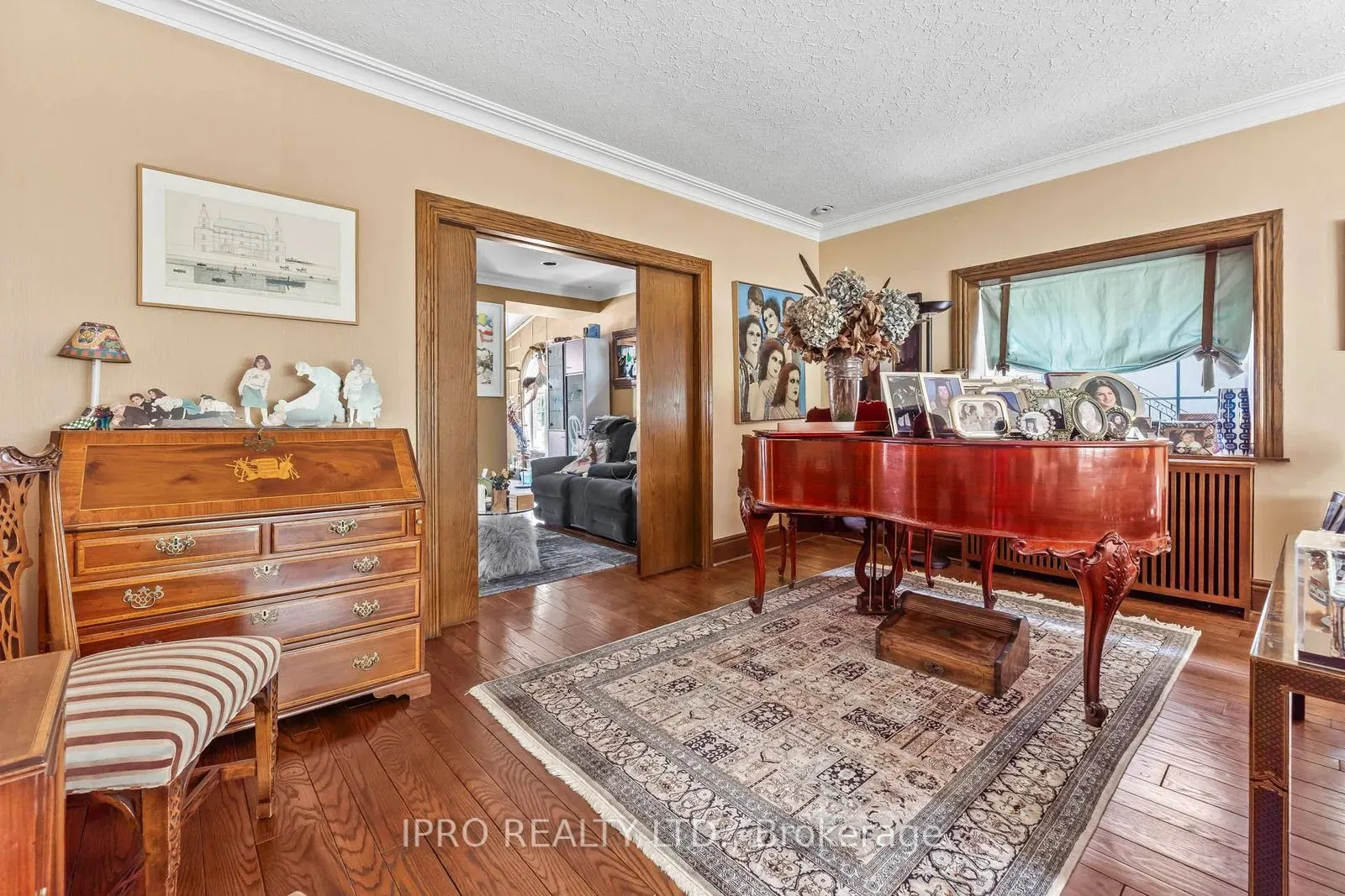 287 Russell Hill Road