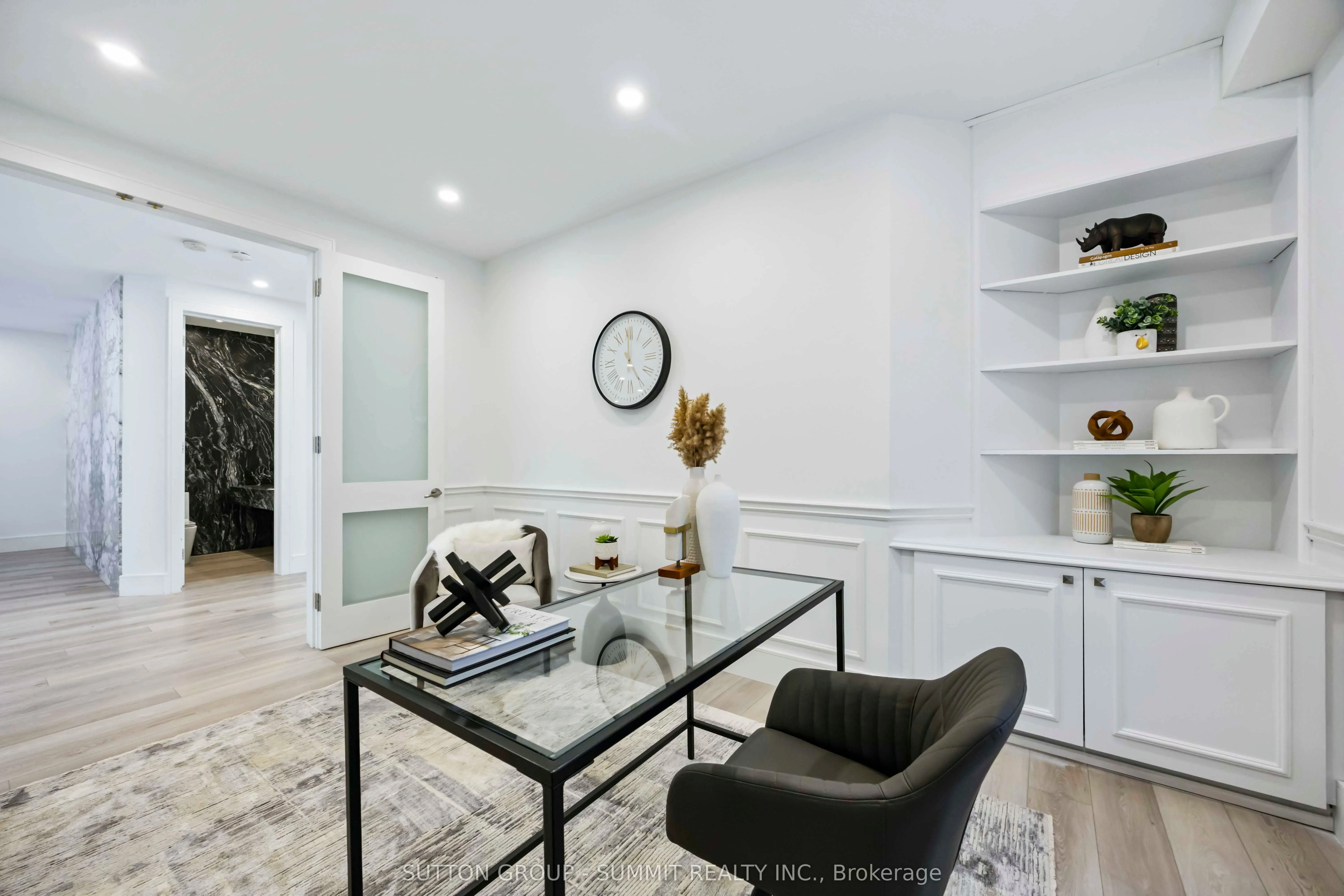 127 Munro Boulevard