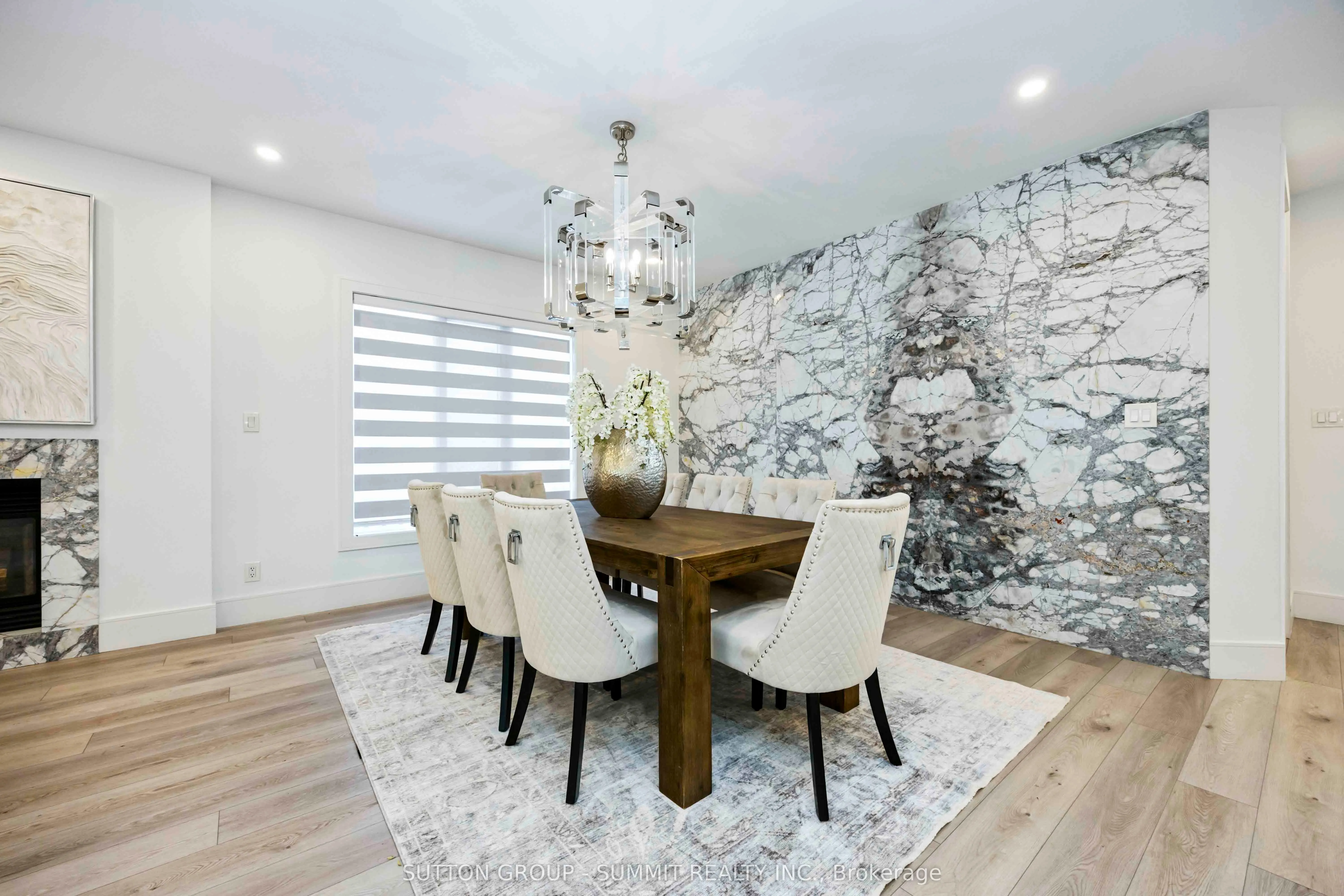 127 Munro Boulevard