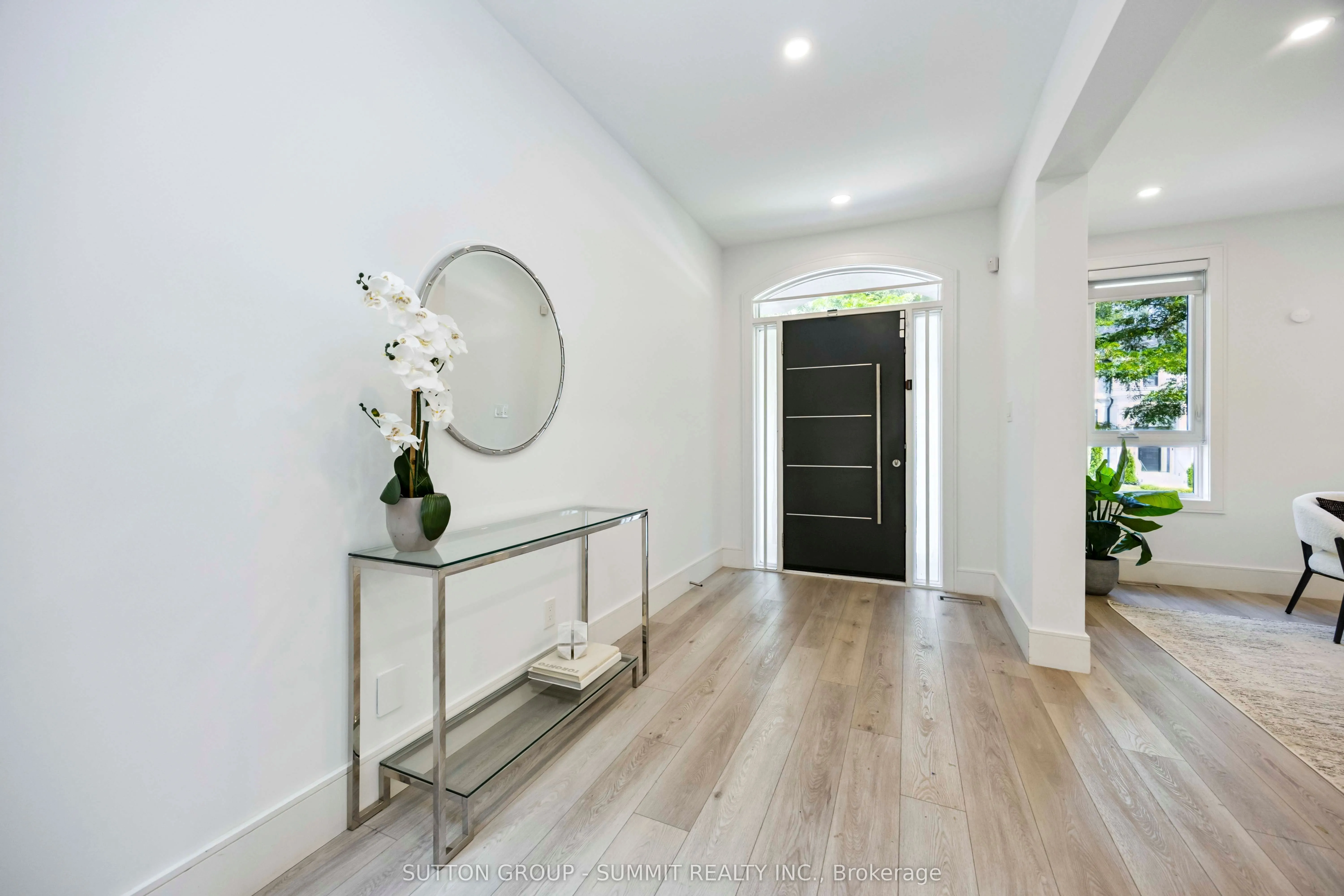 127 Munro Boulevard
