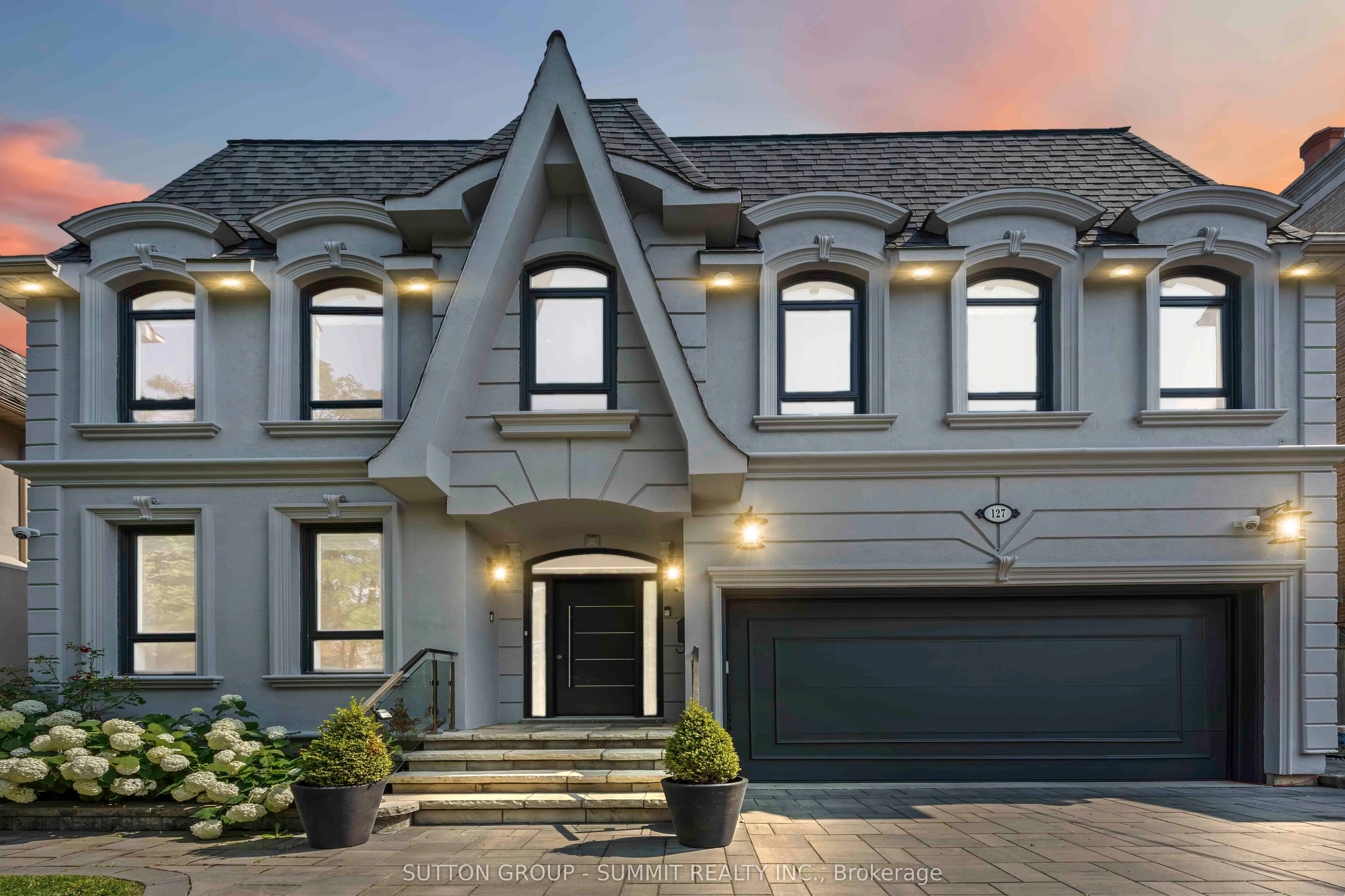127 Munro Boulevard