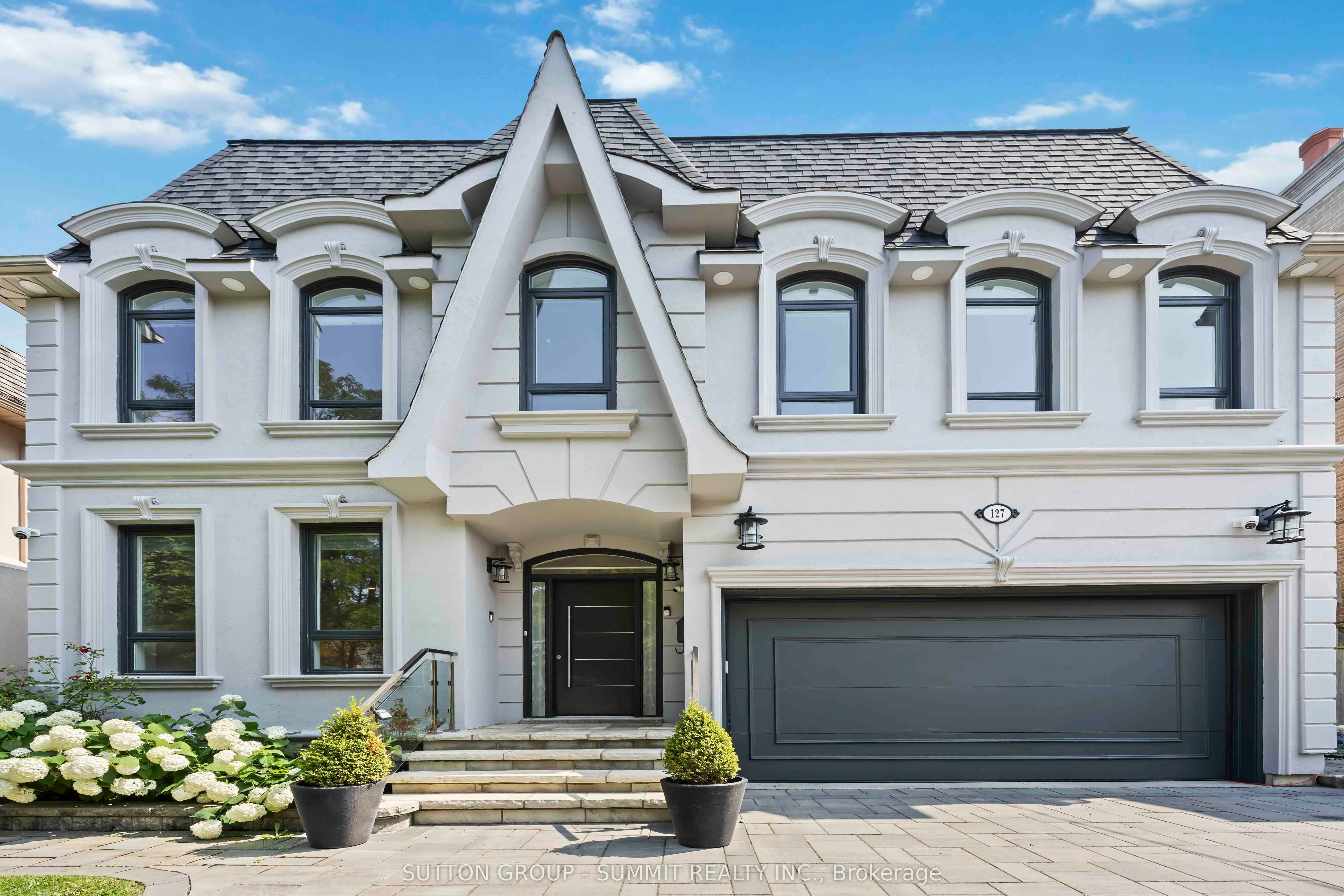127 Munro Boulevard