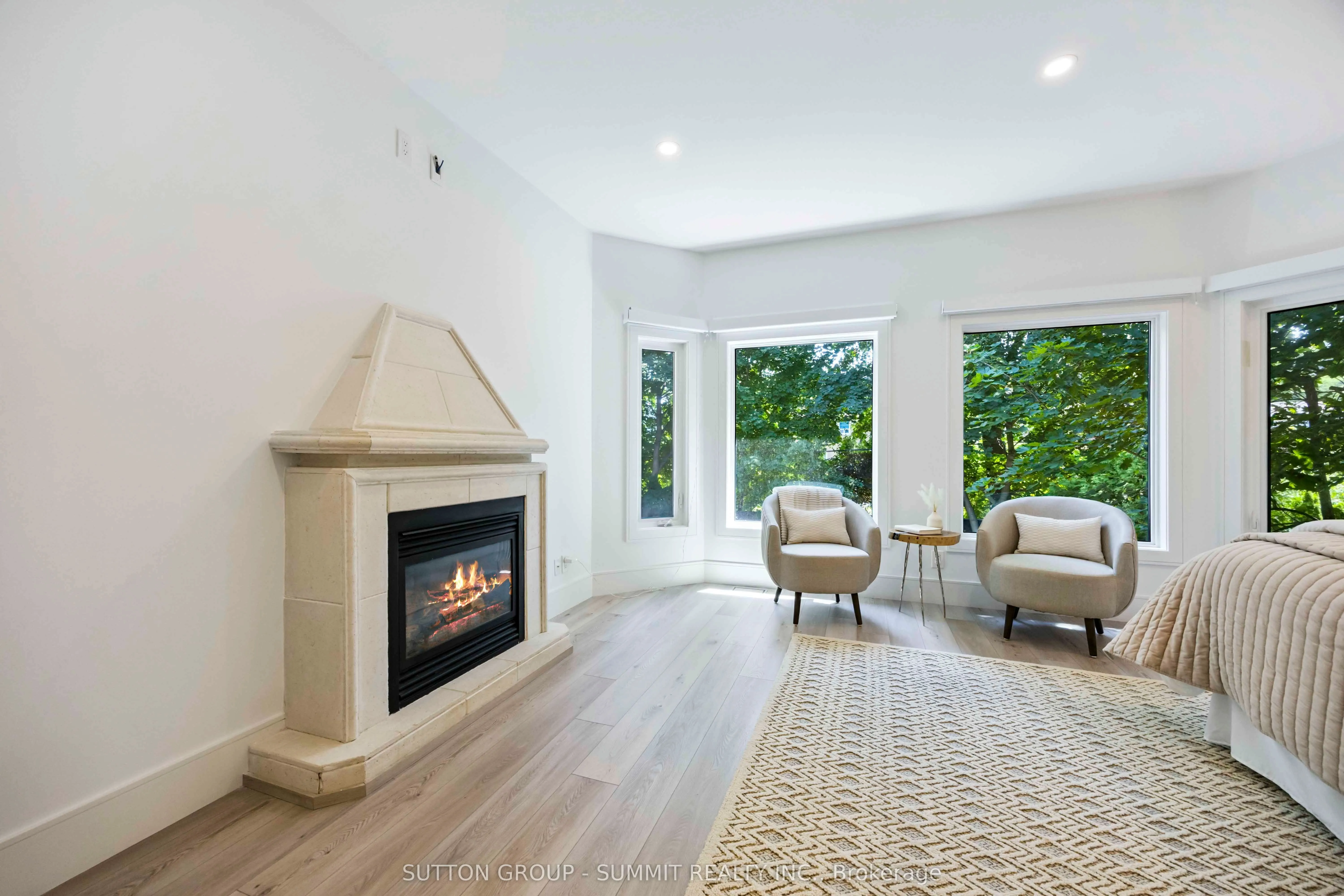 127 Munro Boulevard