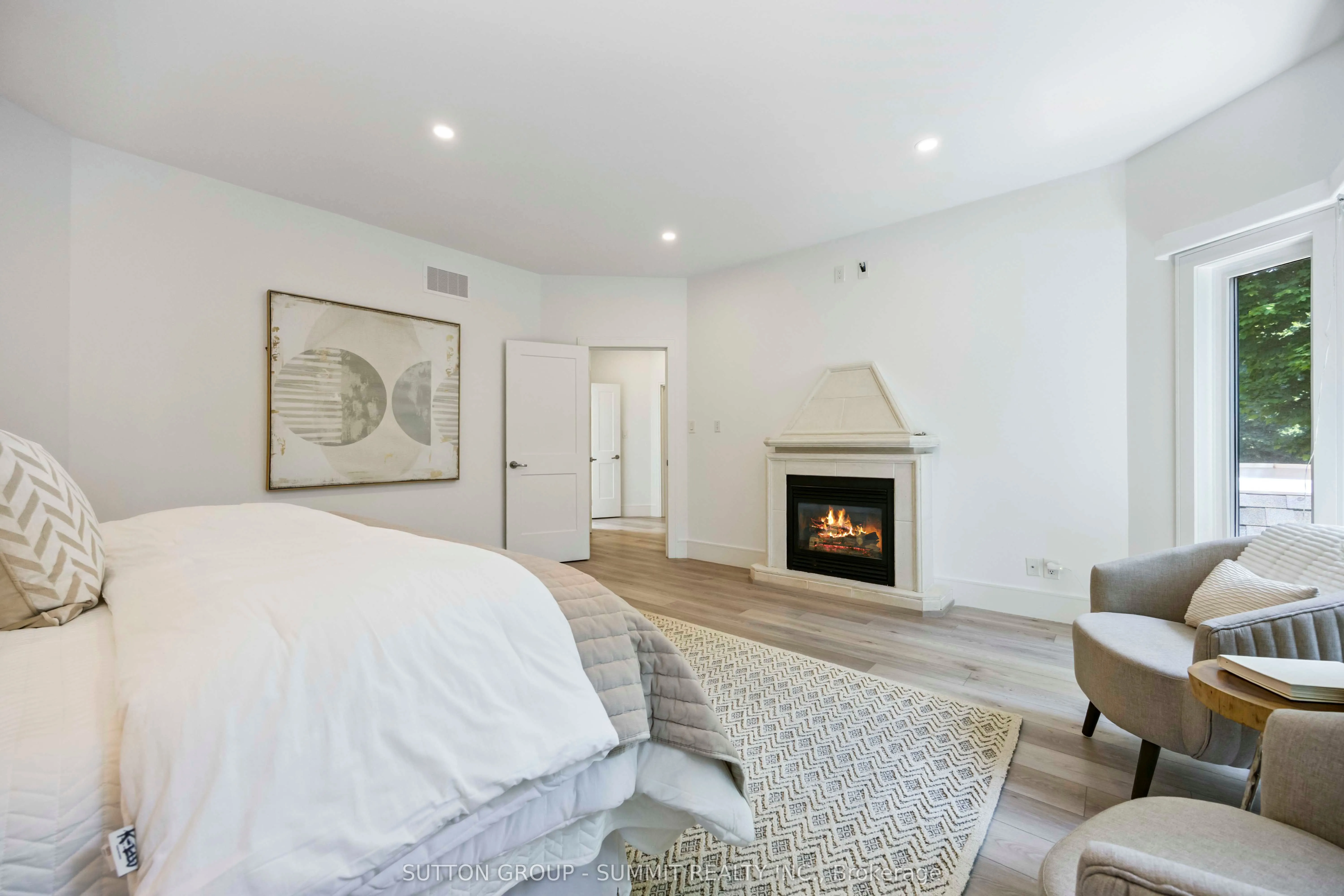 127 Munro Boulevard