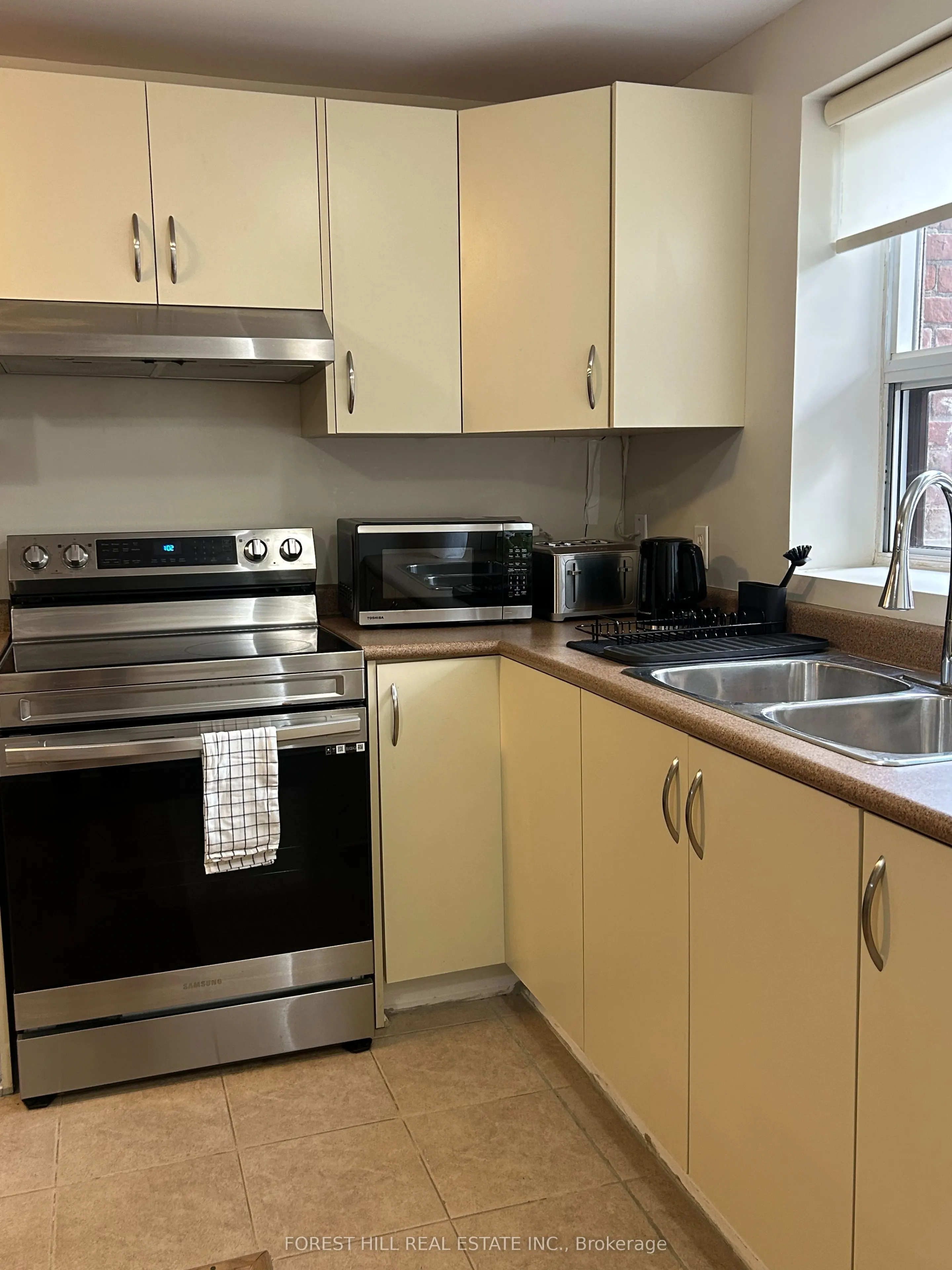 127 Summerhill Avenue, ##MAIN