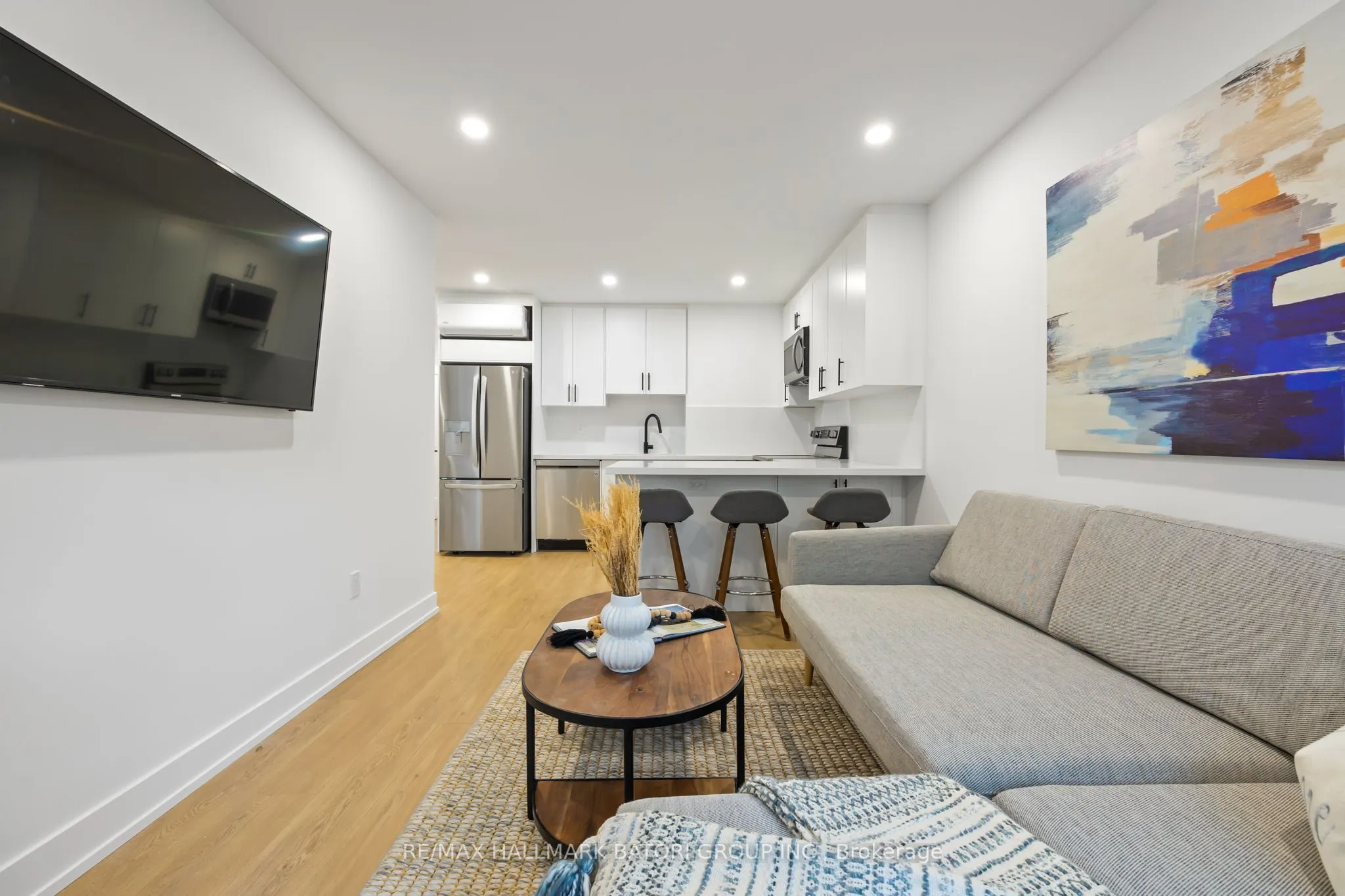 357 Eglinton Avenue W, #A