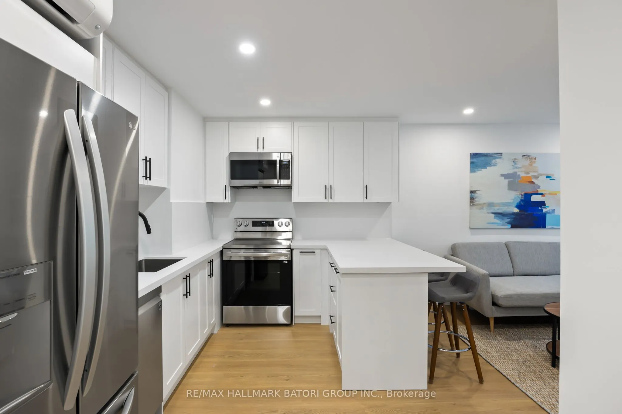 357 Eglinton Avenue W, #A