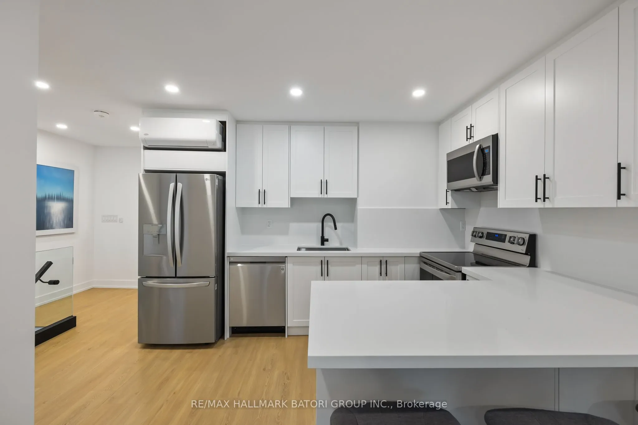 357 Eglinton Avenue W, #A