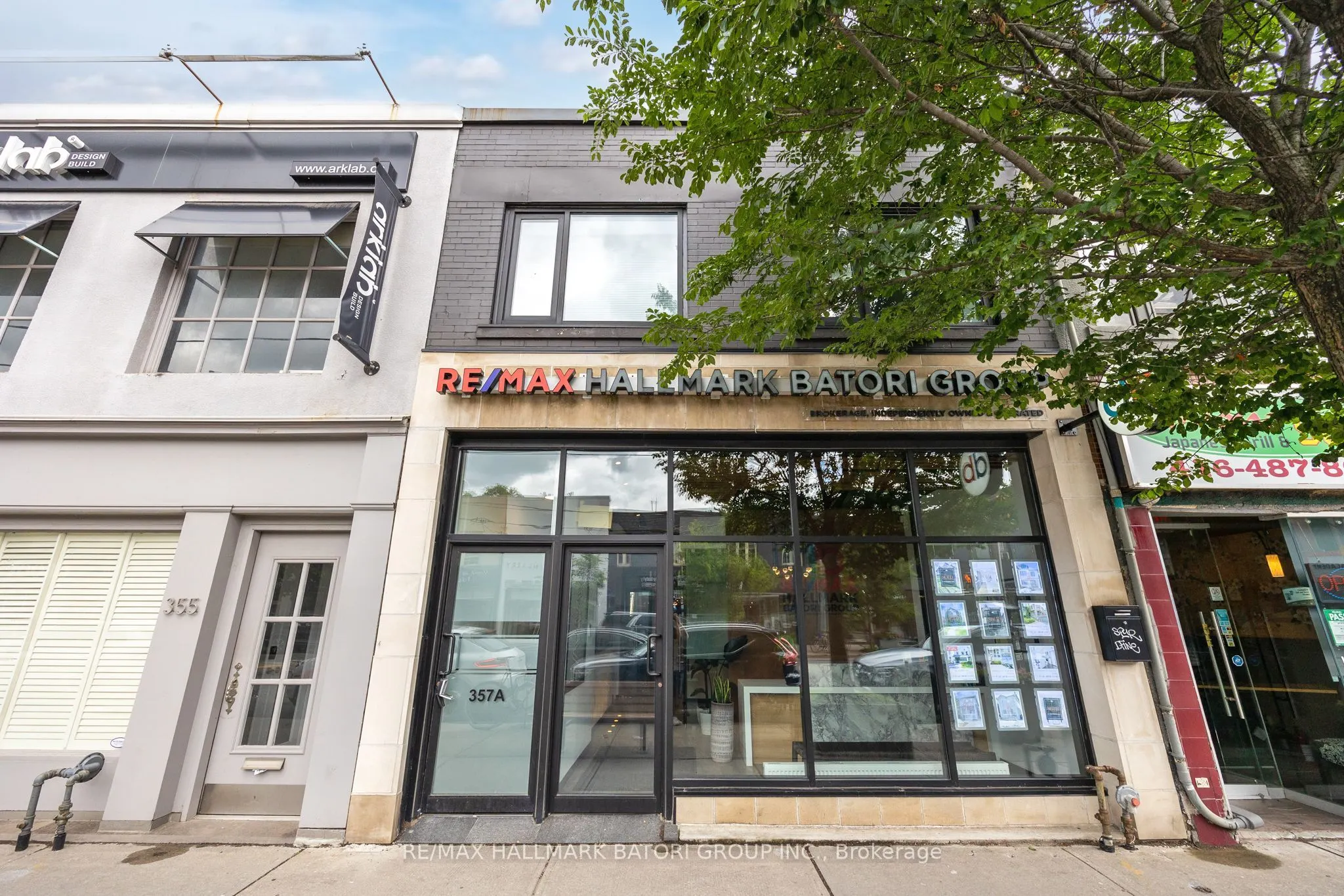 357 Eglinton Avenue W, #A