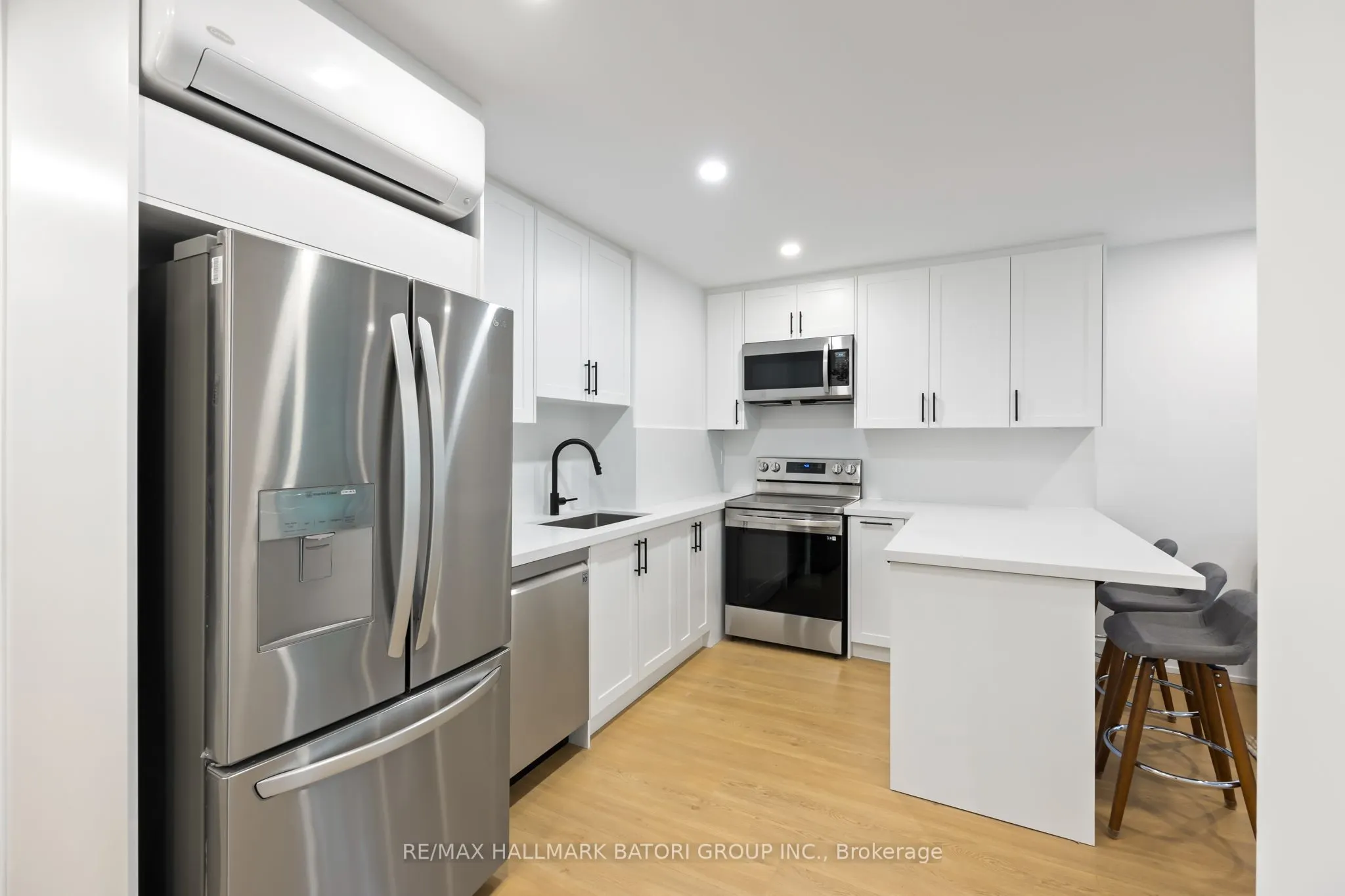 357 Eglinton Avenue W, #A