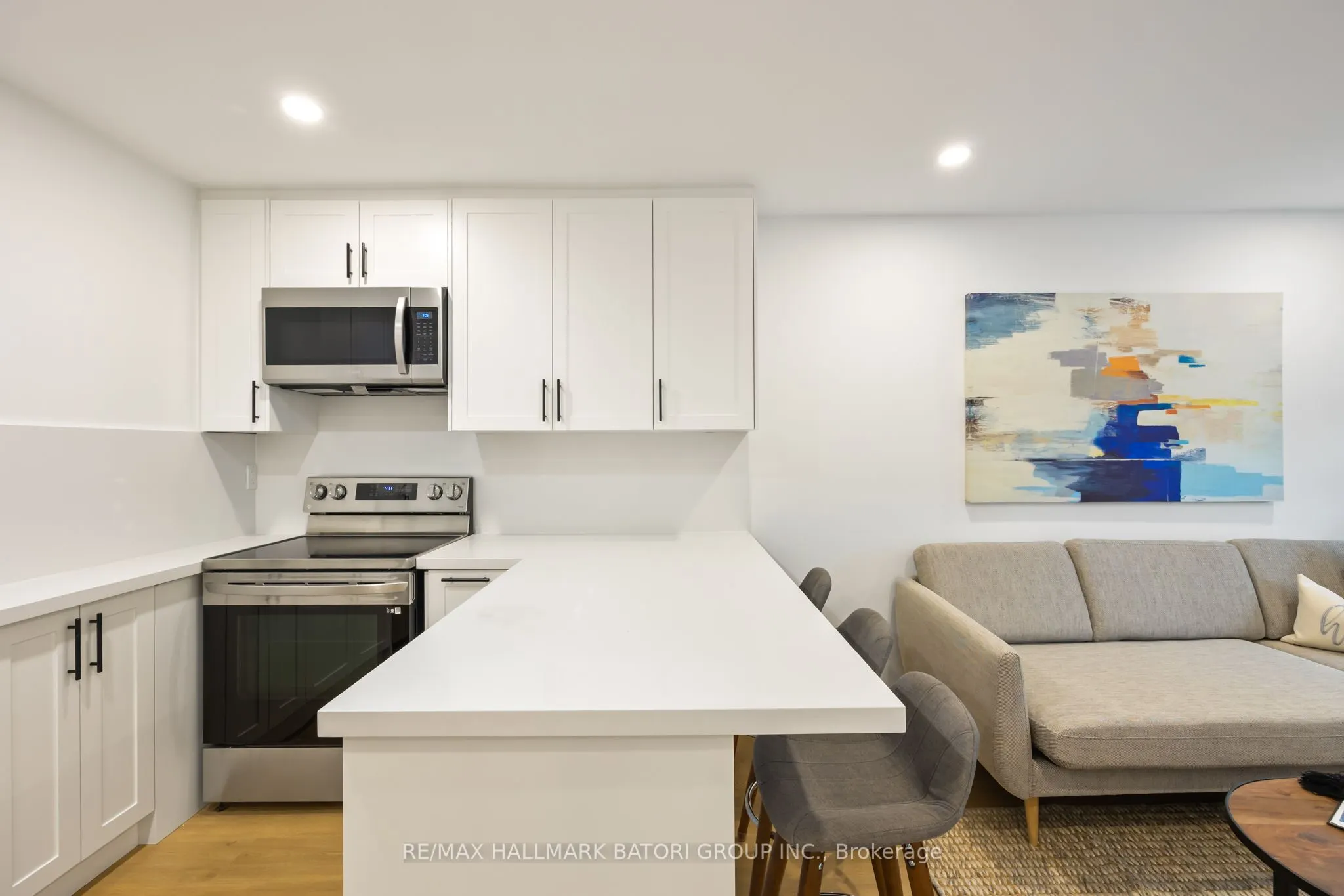 357 Eglinton Avenue W, #A
