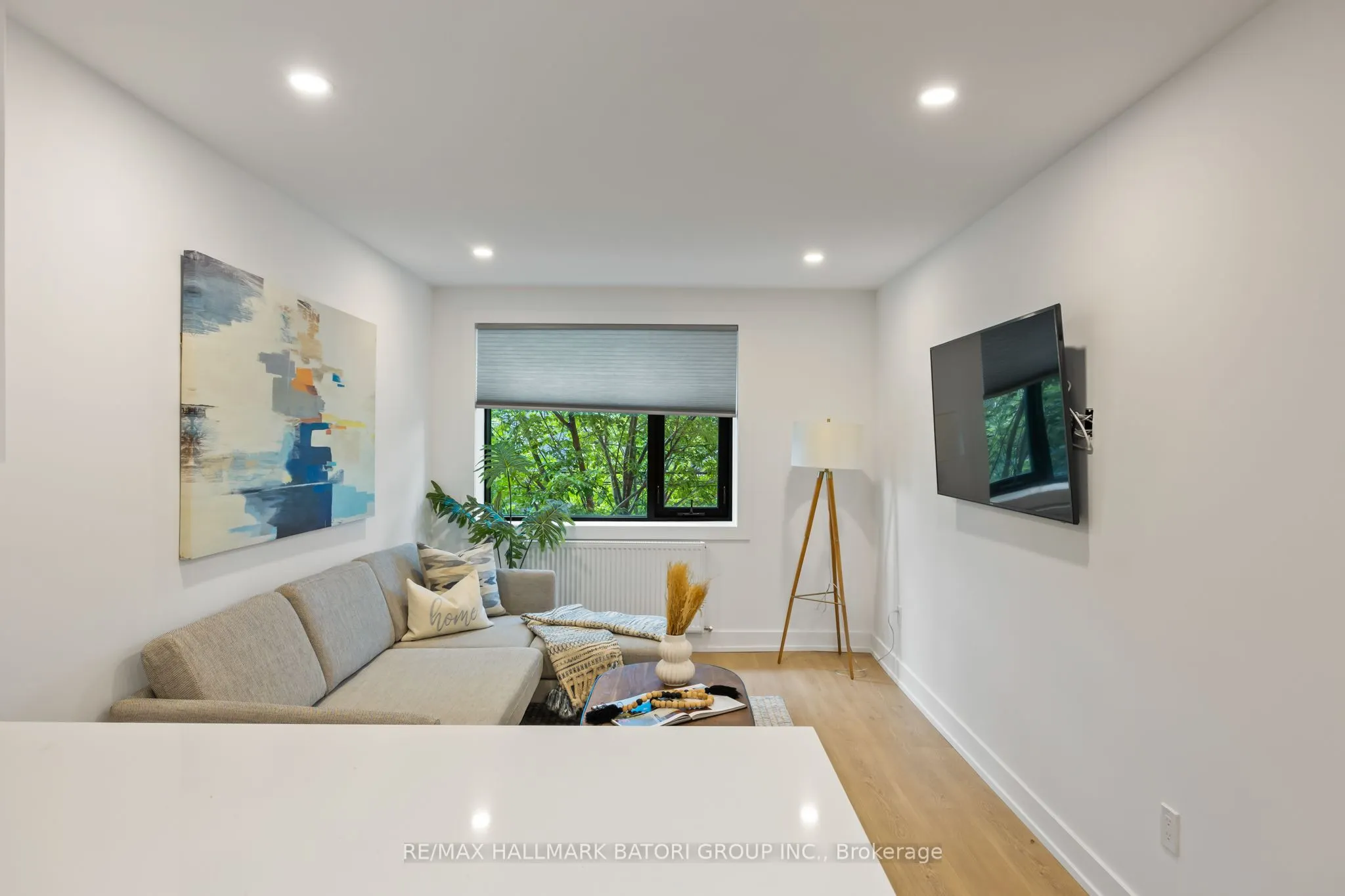 357 Eglinton Avenue W, #A