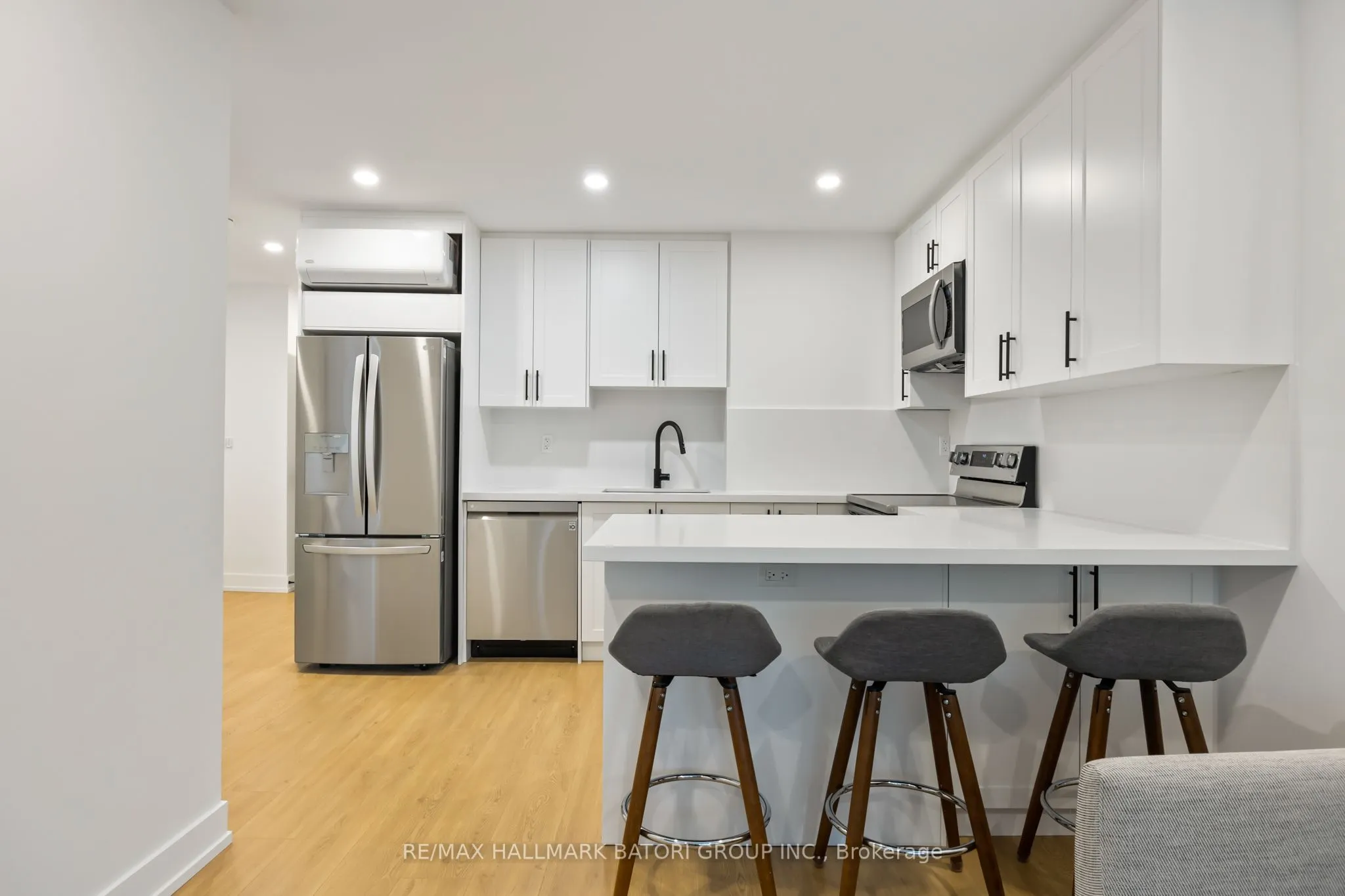 357 Eglinton Avenue W, #A