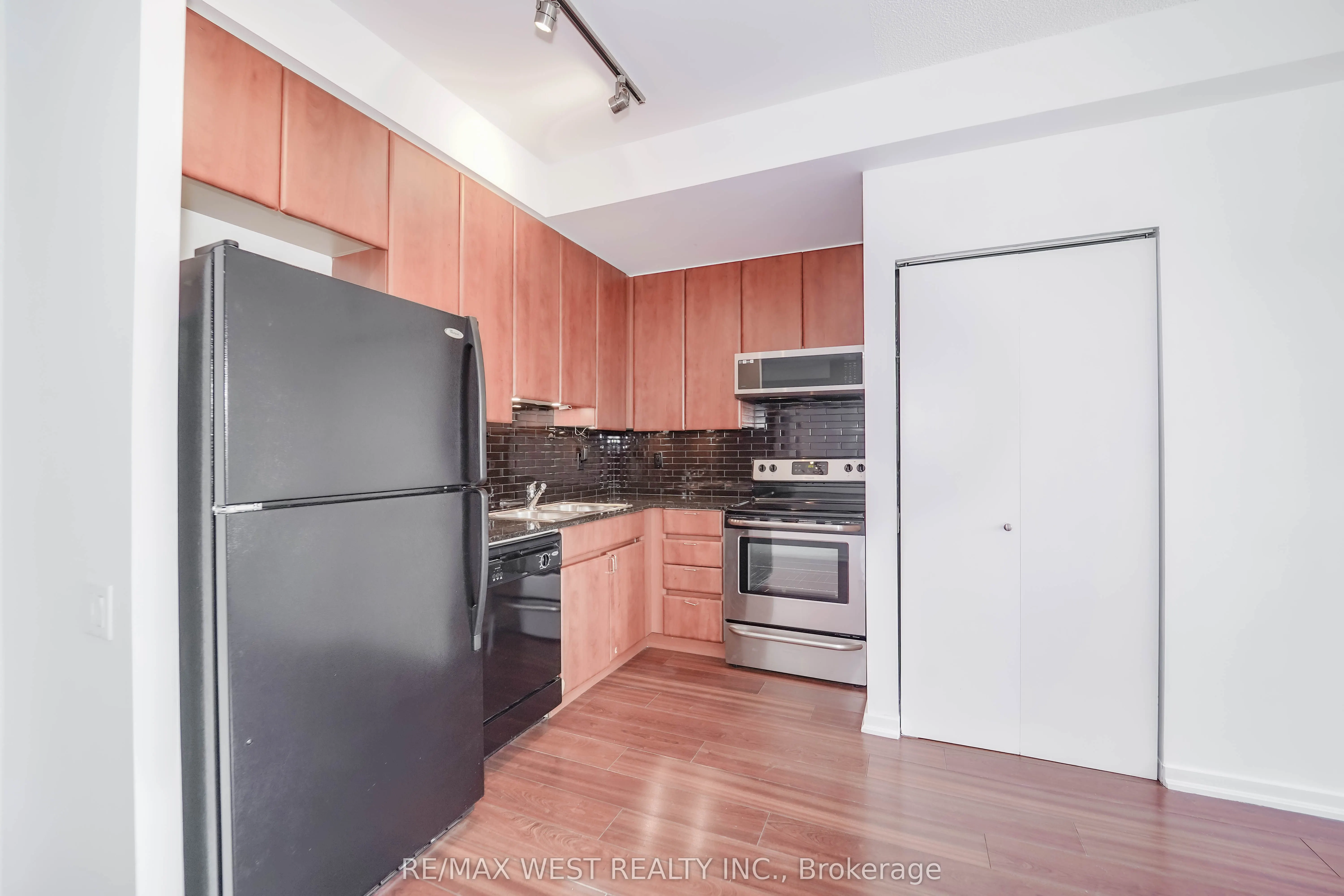 30 Canterbury Place, #507