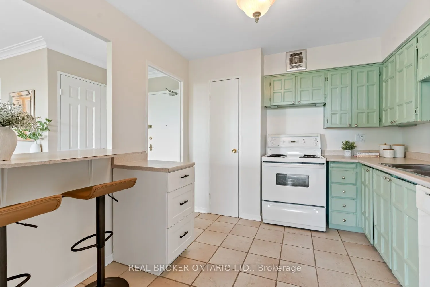 3555 Bathurst Street, #605