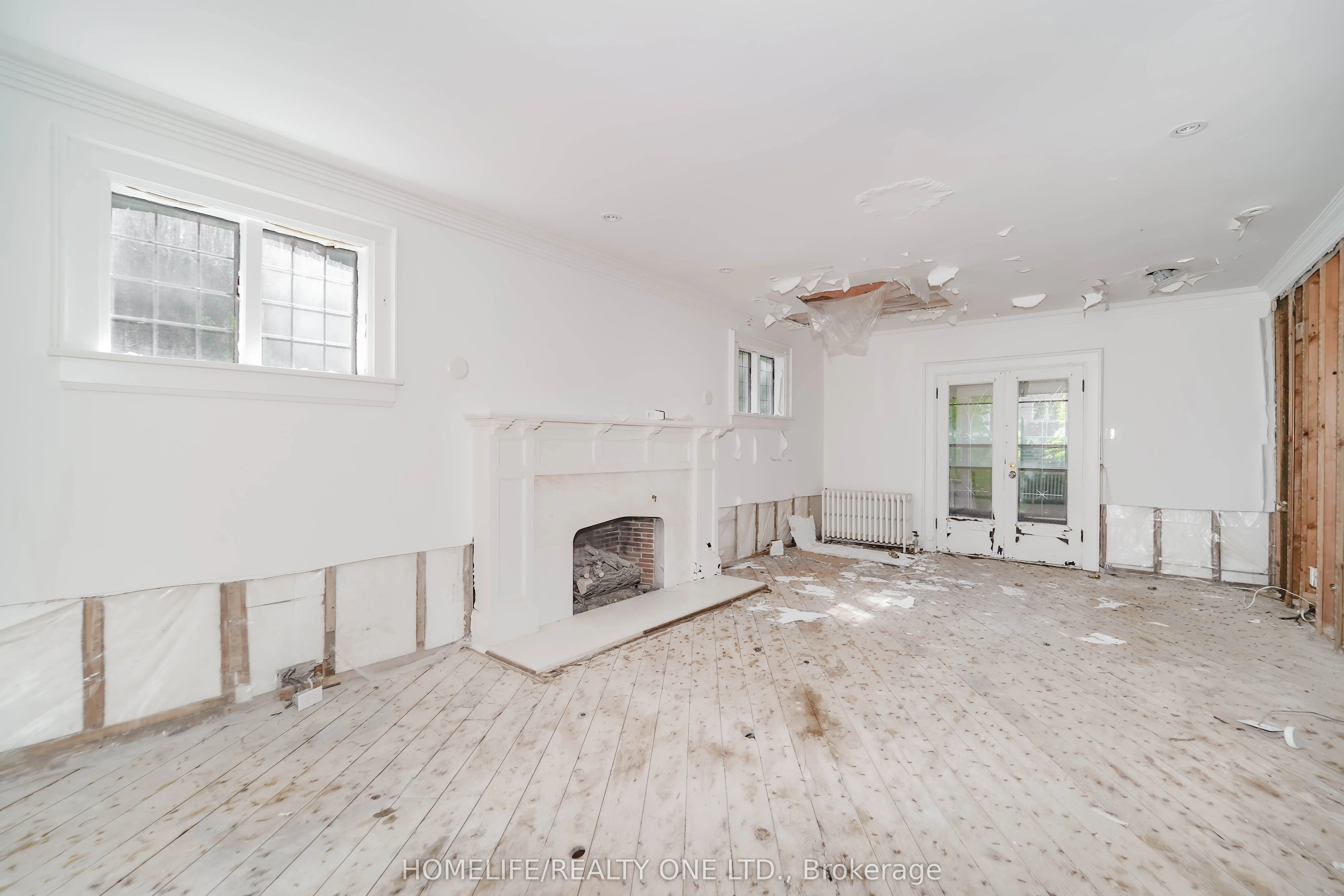251 Lytton Boulevard