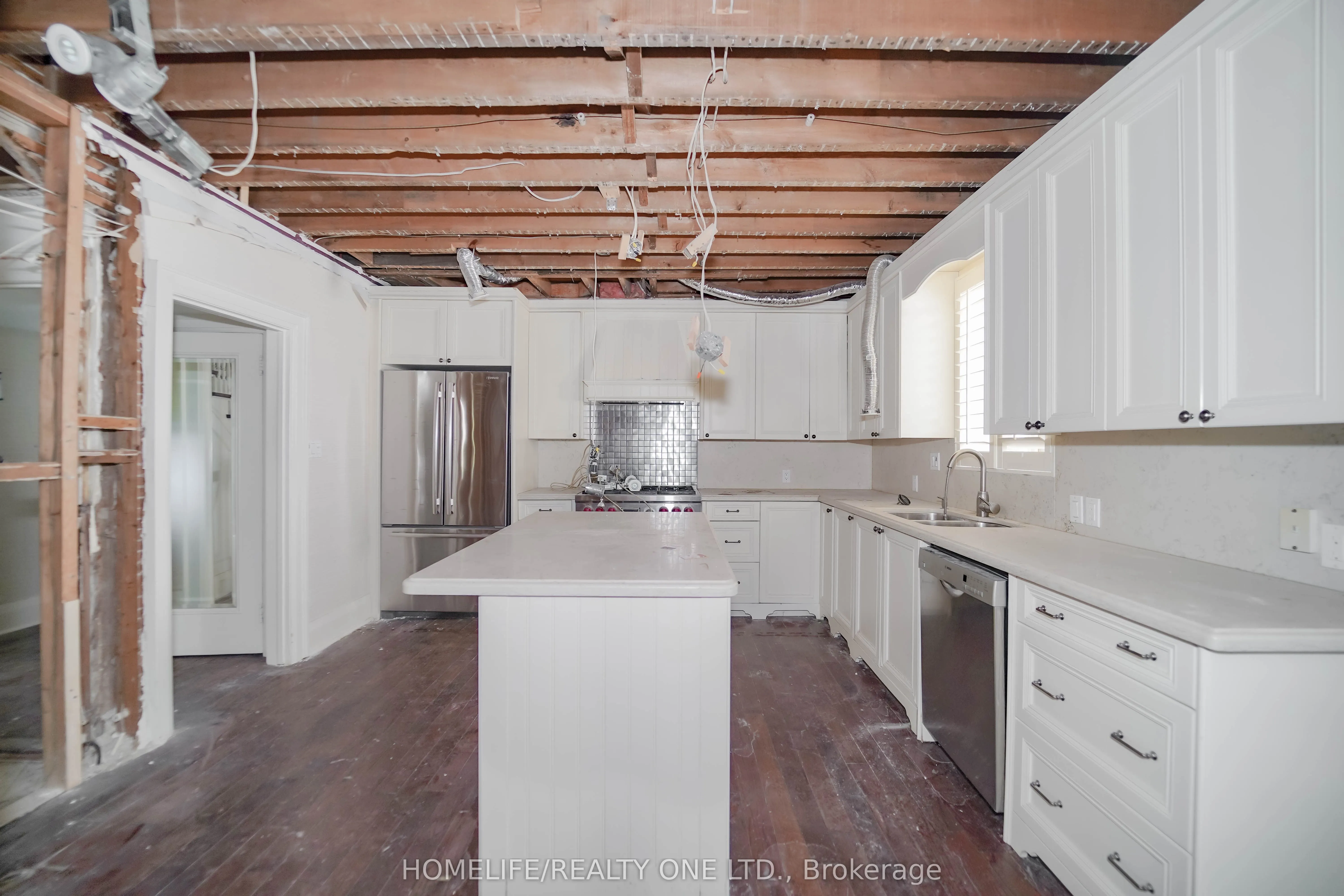 251 Lytton Boulevard
